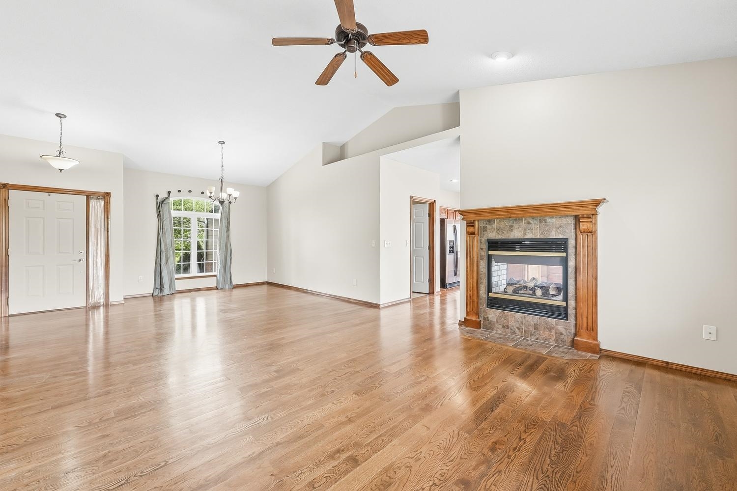 921 S Glenmoor Property Photo 5