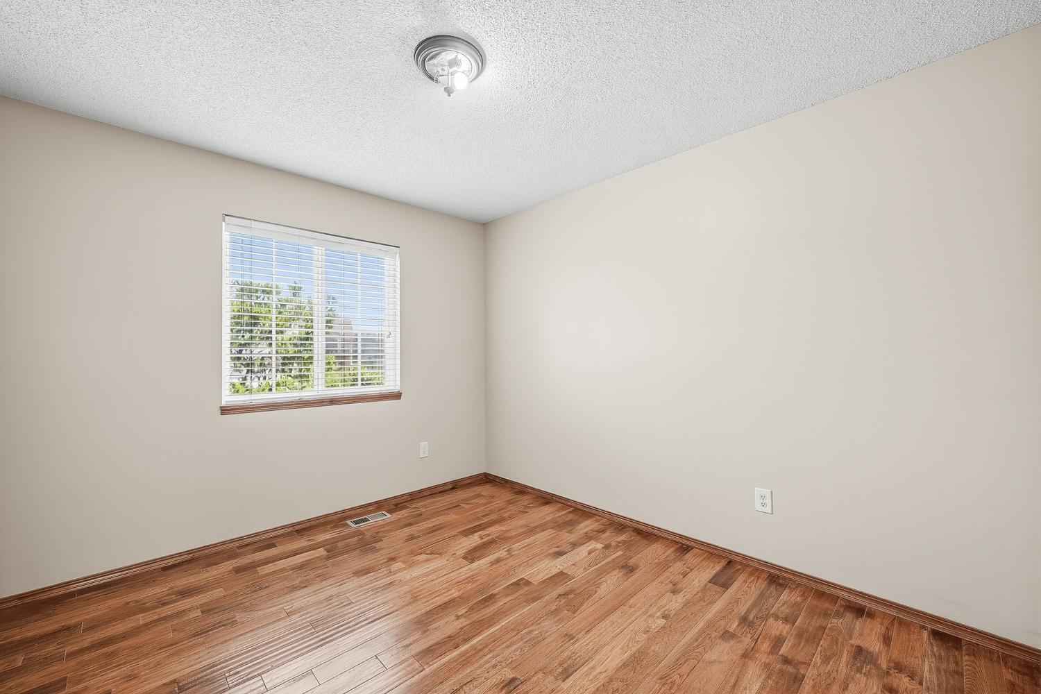 921 S Glenmoor Property Photo 16