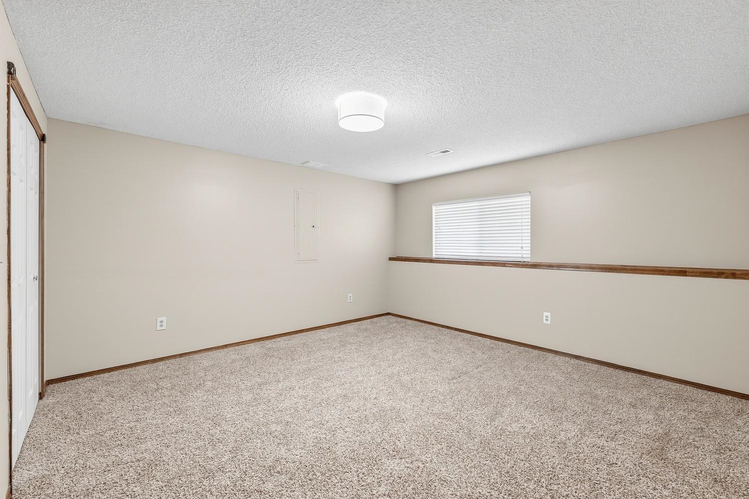 921 S Glenmoor Property Photo 27