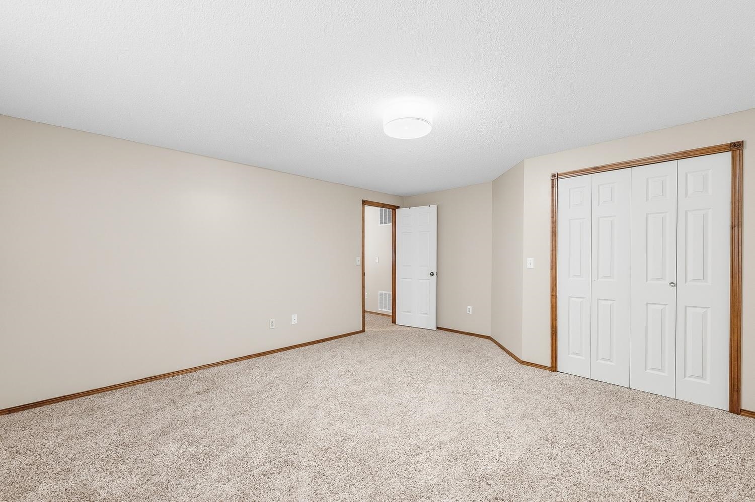 921 S Glenmoor Property Photo 28