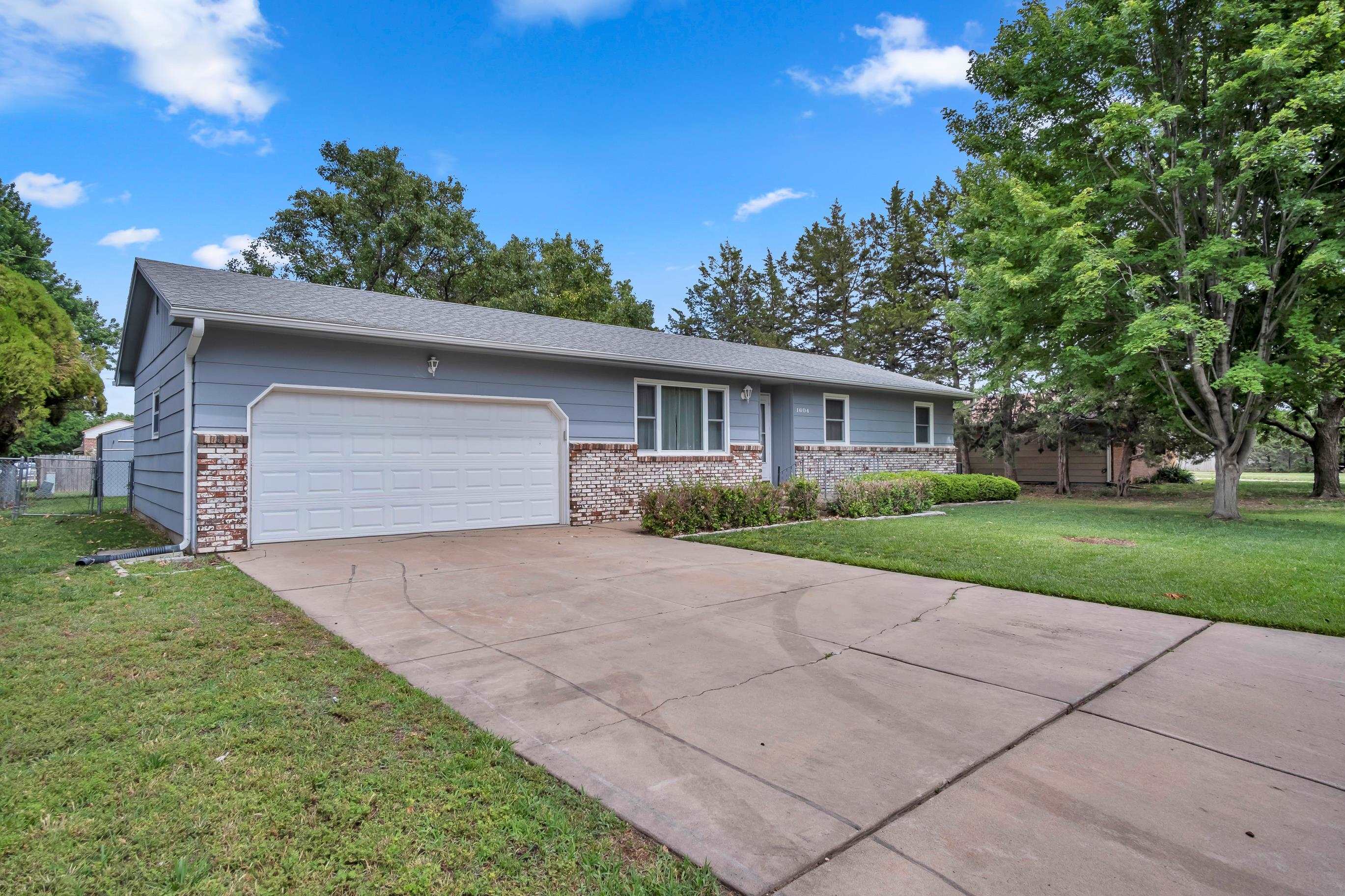 1604 Grandview Ct Property Photo 3
