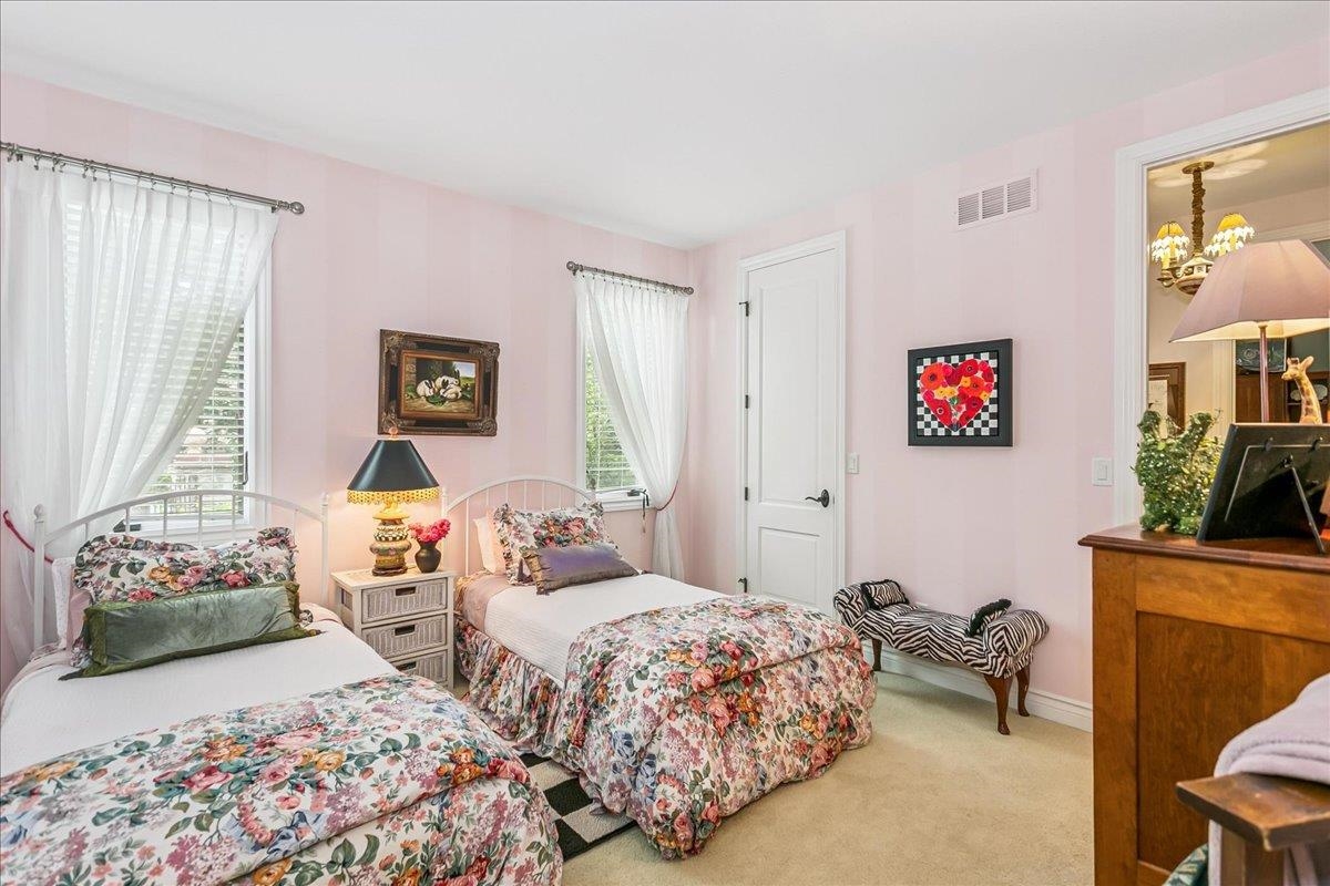 224 E Cedar Ridge Ct. Property Photo 18