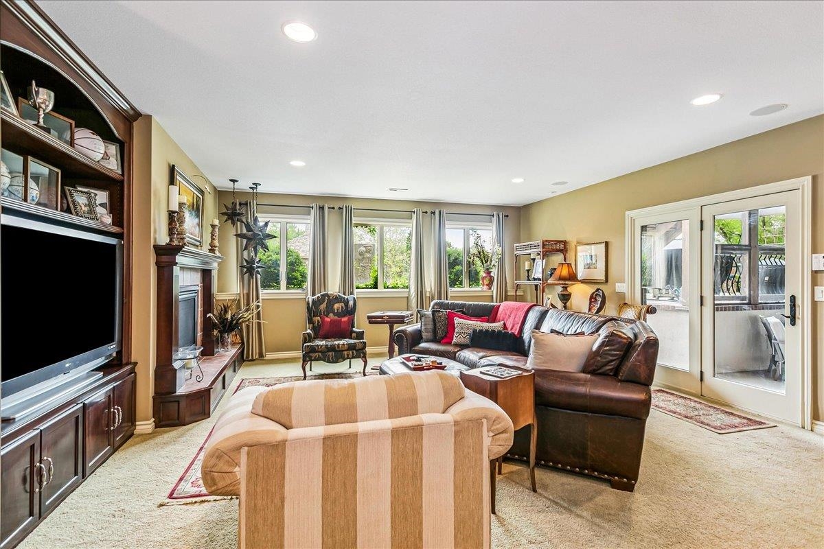 224 E Cedar Ridge Ct. Property Photo 25