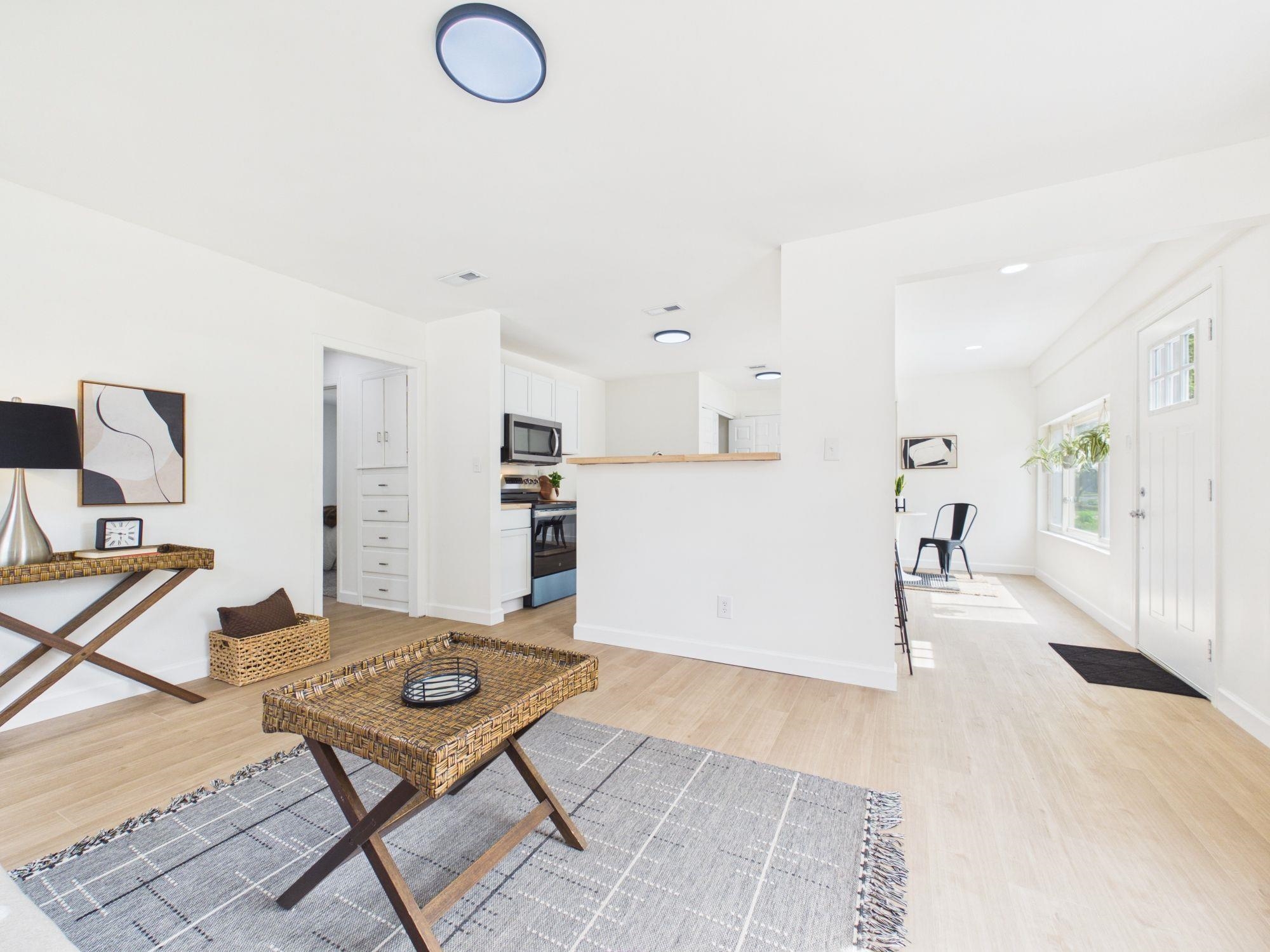 2026 N Litchfield St Property Photo 4
