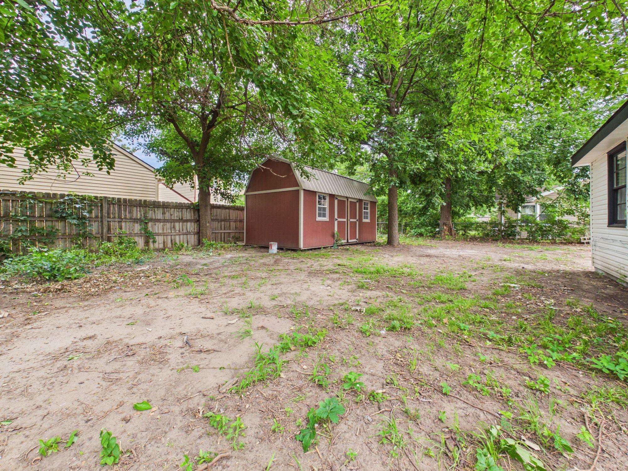 2026 N Litchfield St Property Photo 17
