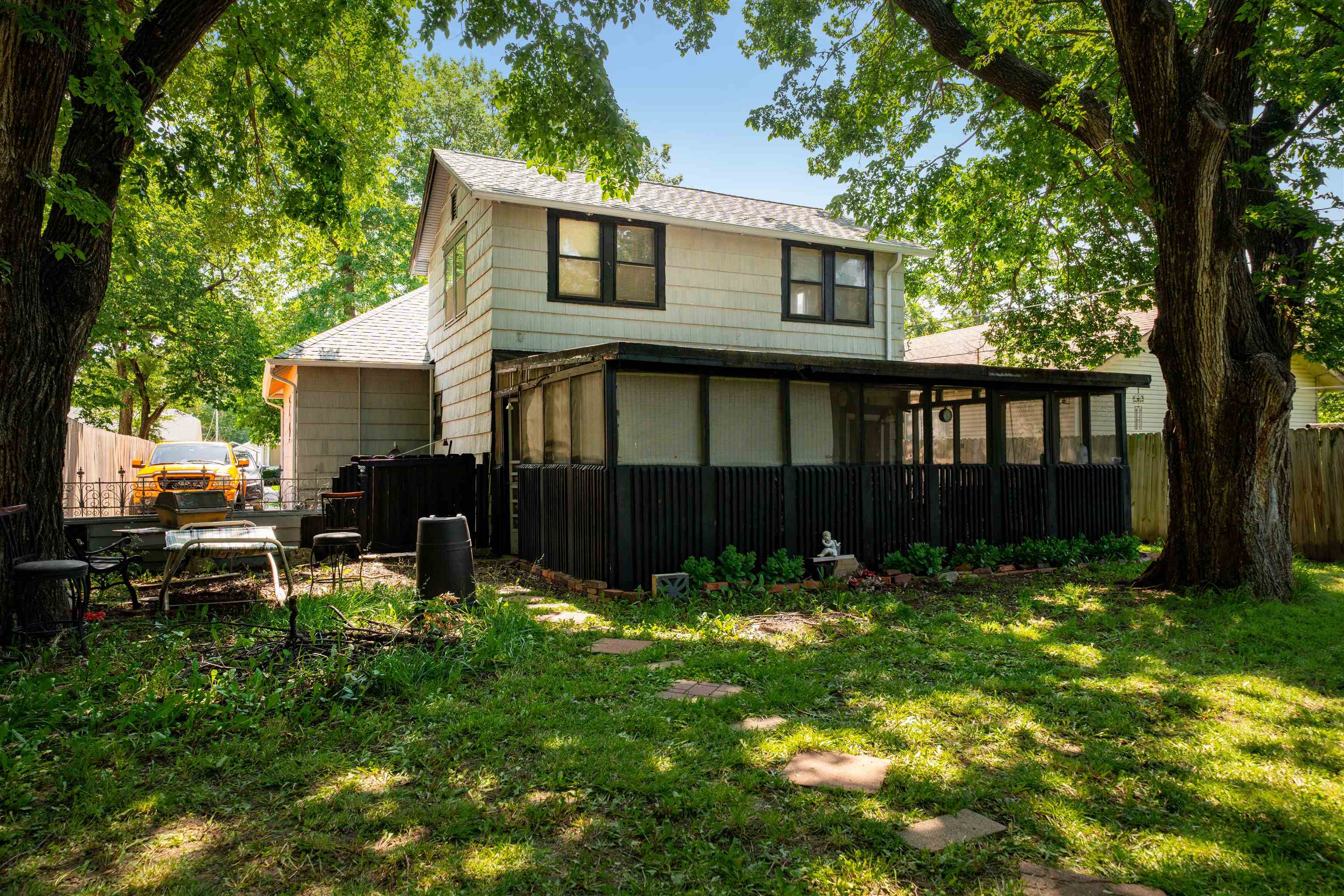 229 S Sedgwick St Property Photo 25
