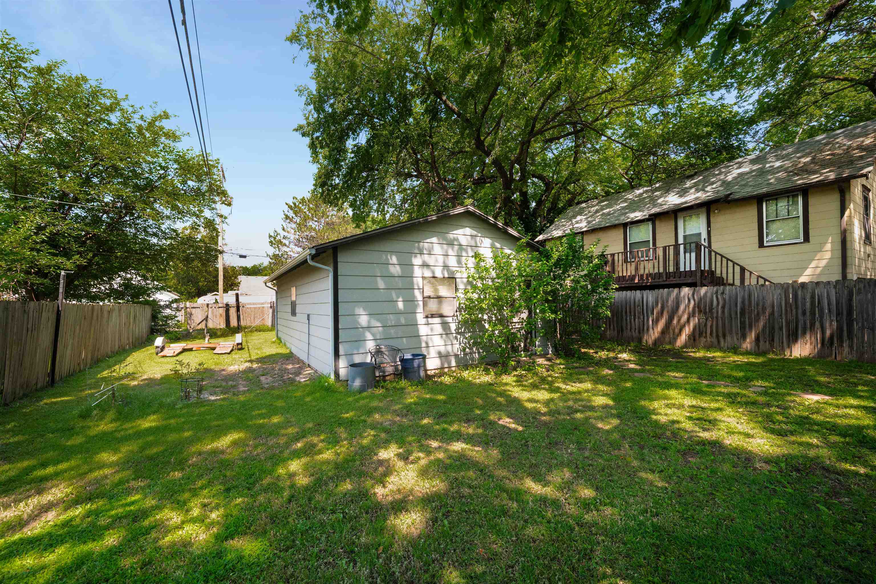 229 S Sedgwick St Property Photo 27
