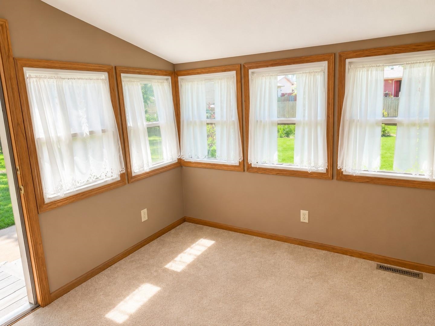 915 Lena Property Photo 3