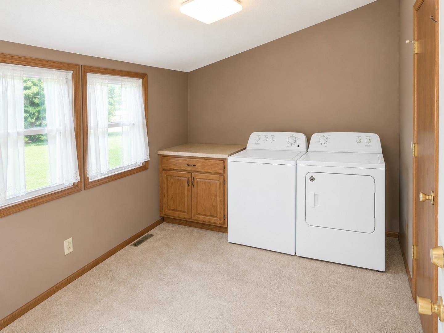 915 Lena Property Photo 9