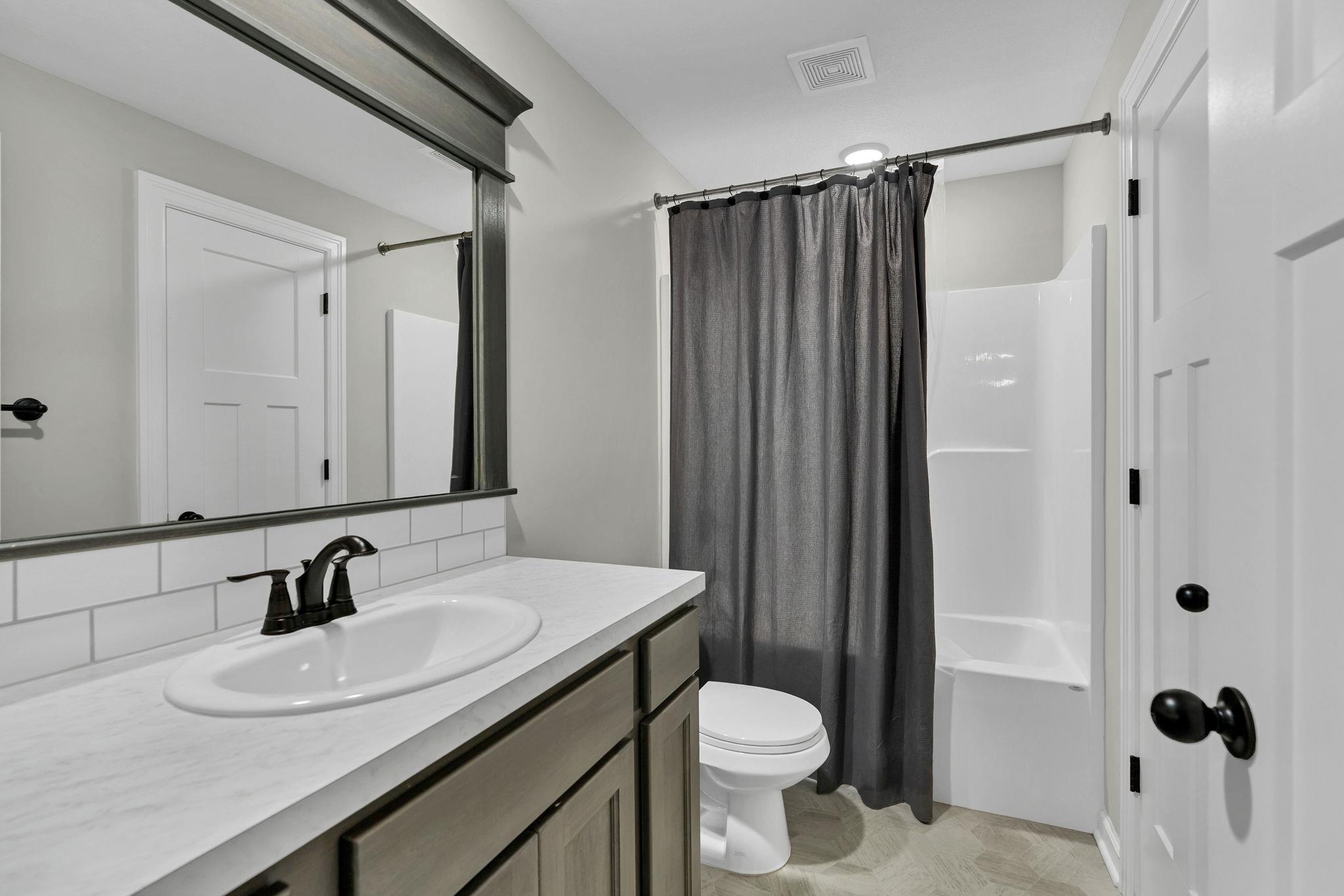 1744 N Kap St Property Photo 27