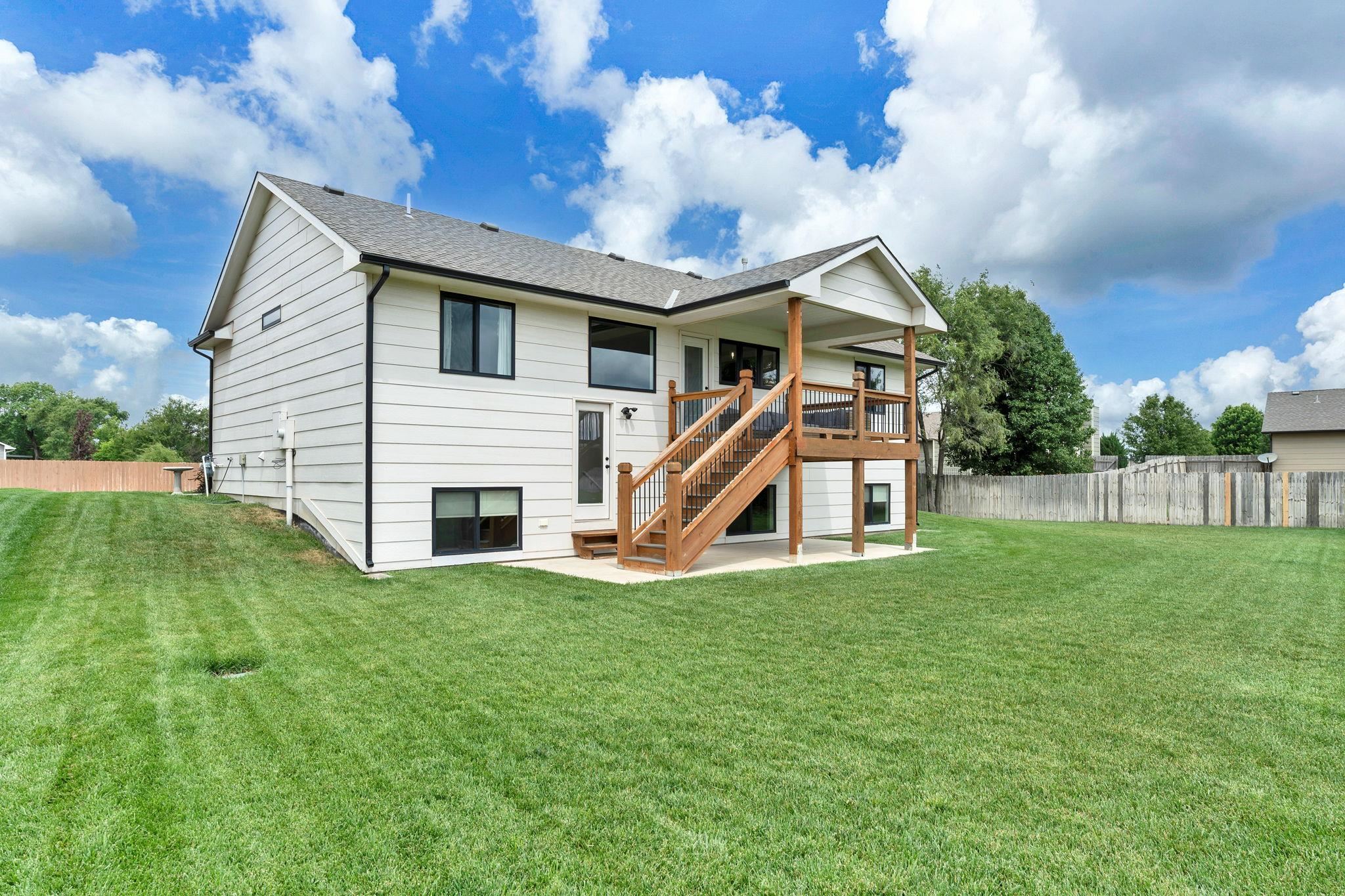 1744 N Kap St Property Photo 32