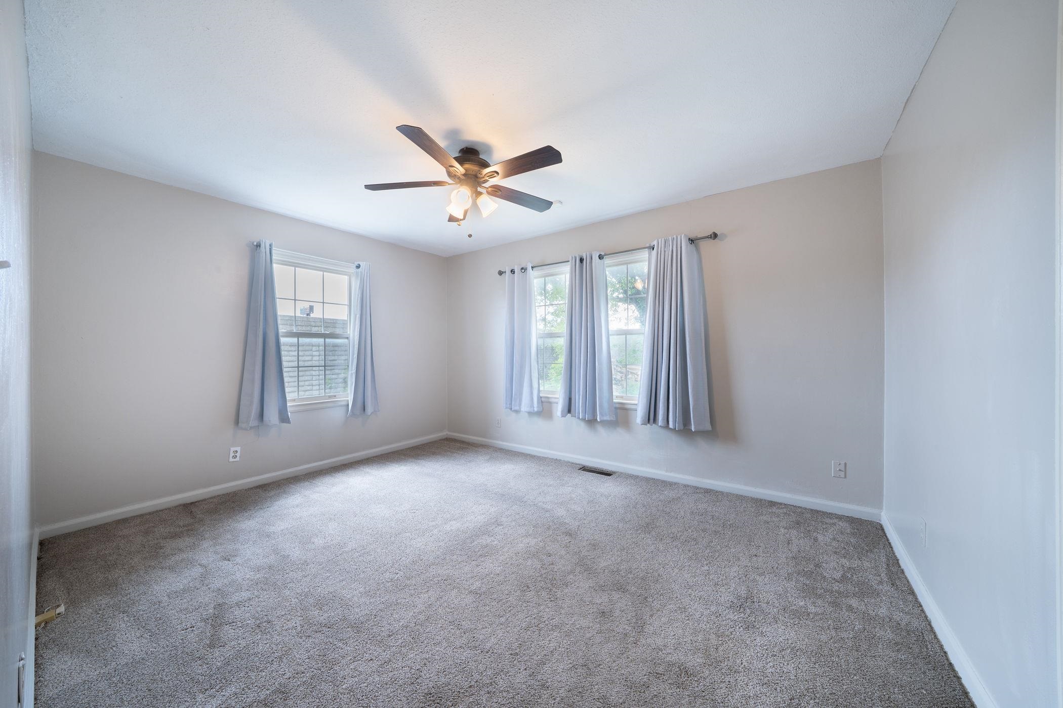 447 S Glendale Property Photo 12