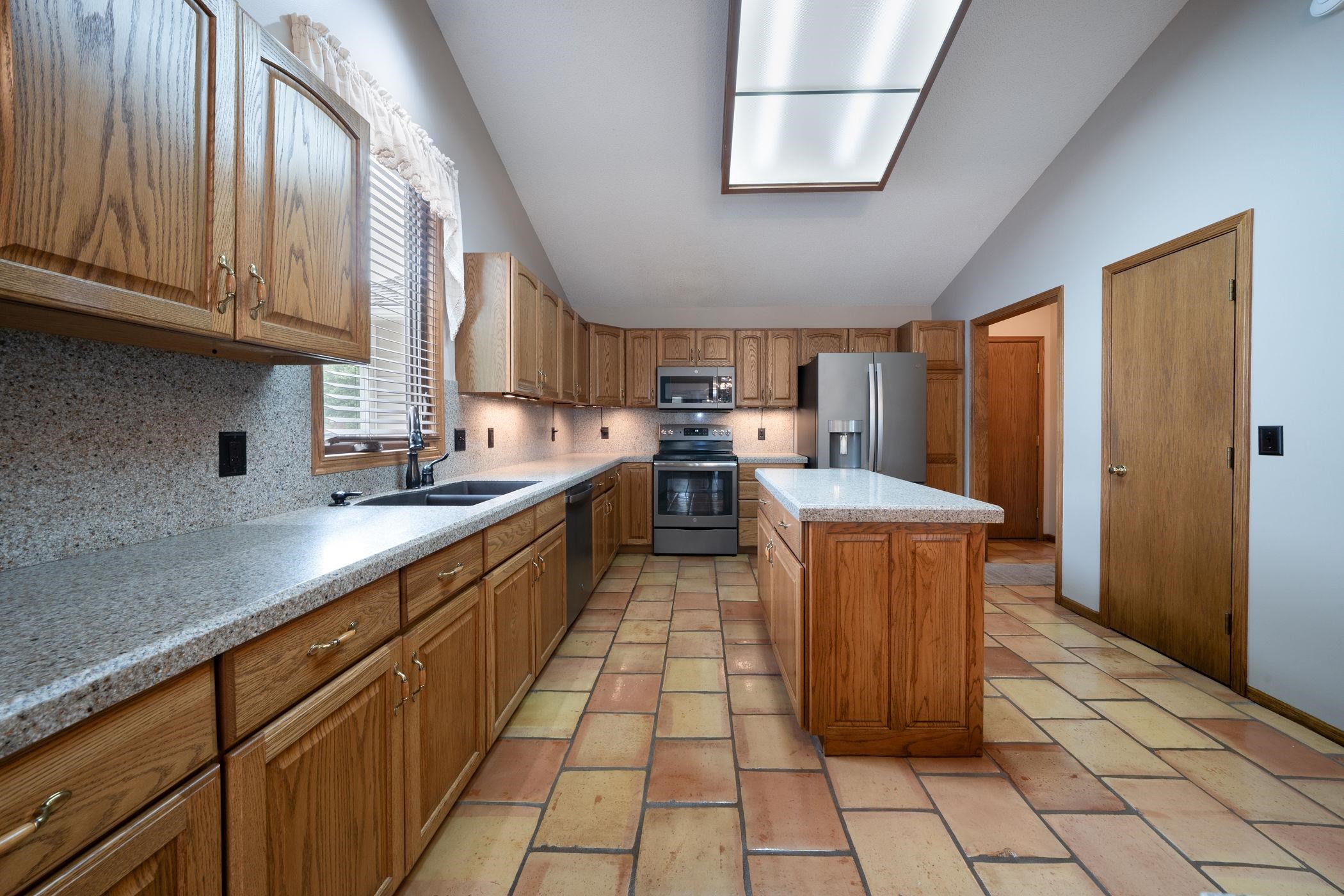 1607 N Woodridge Ct Property Photo 7