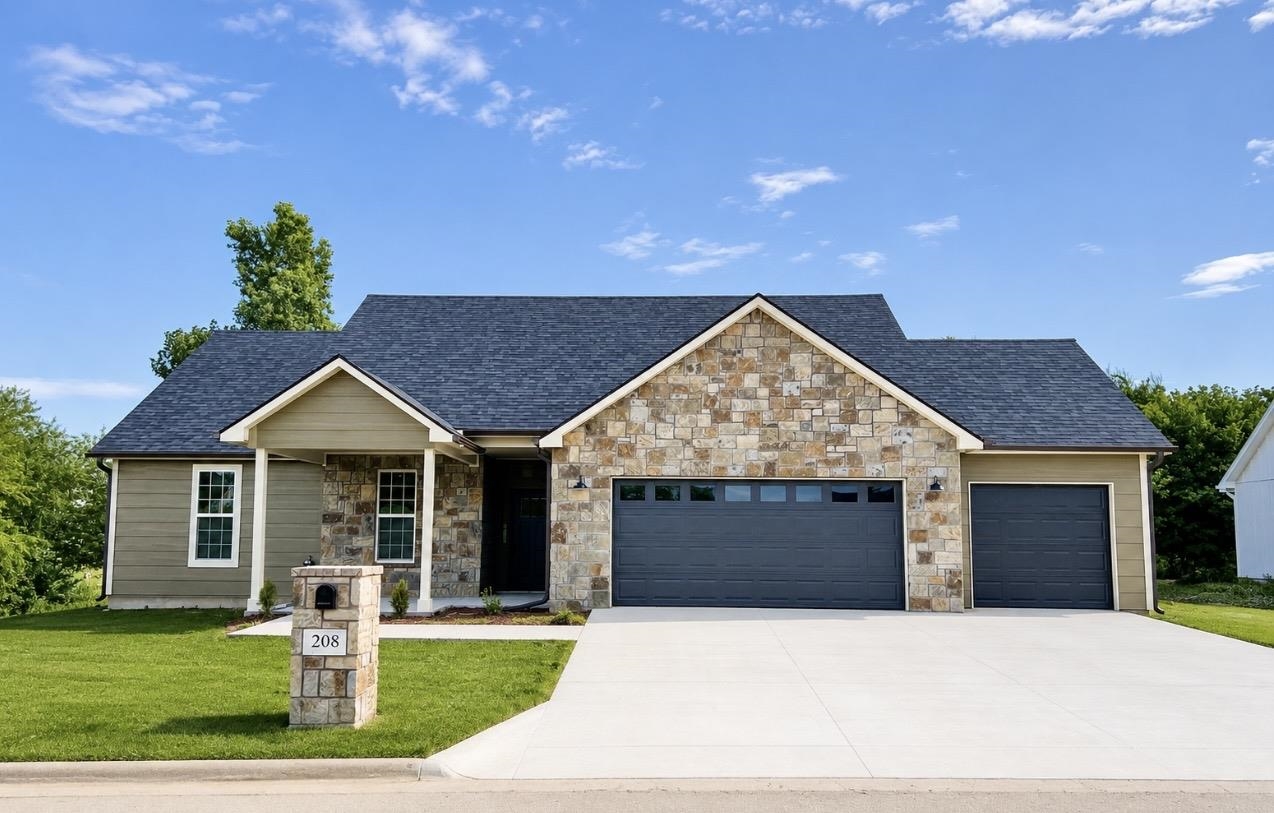 208 Castle Pines Dr Property Photo 1
