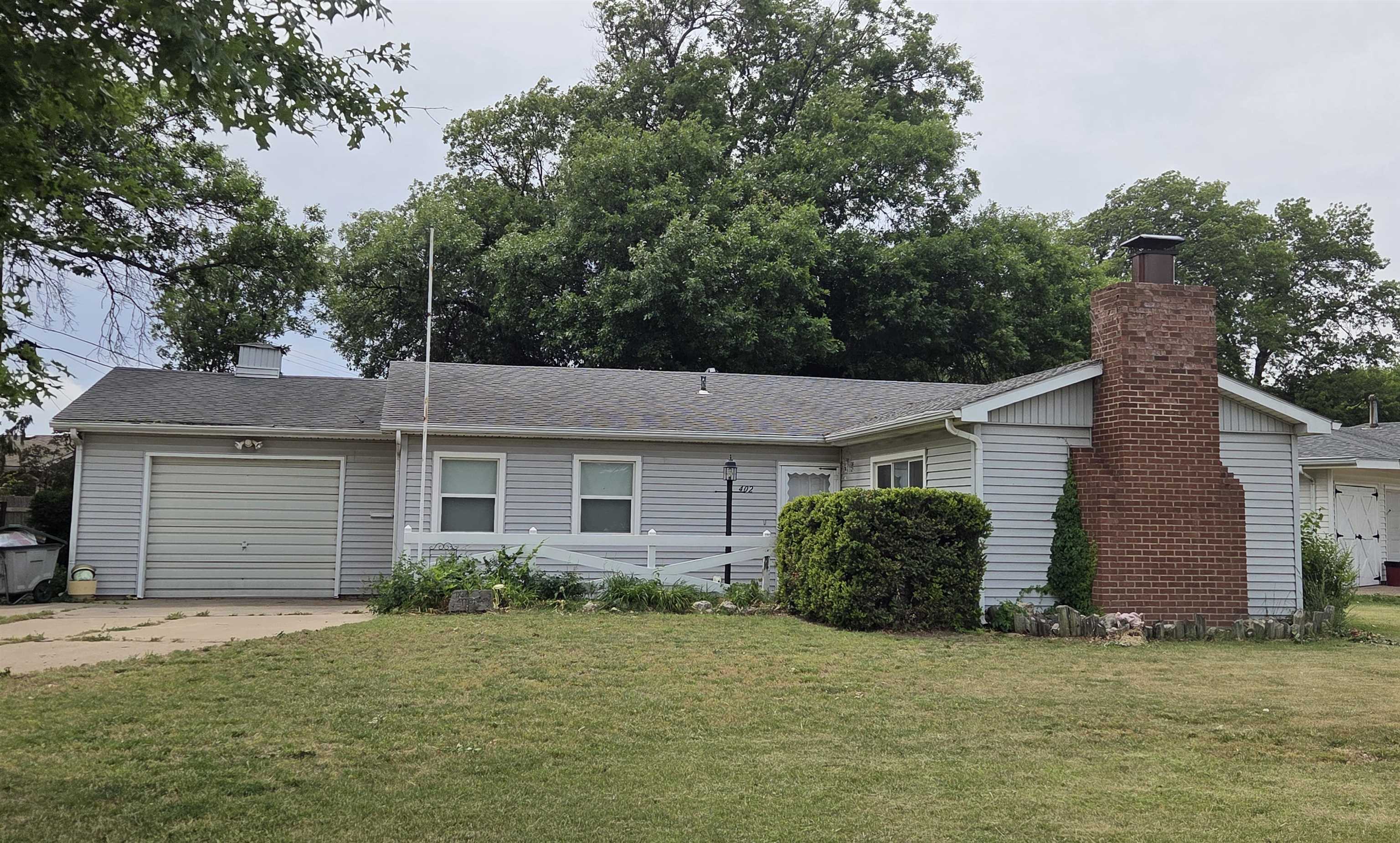 402 N Circle Dr