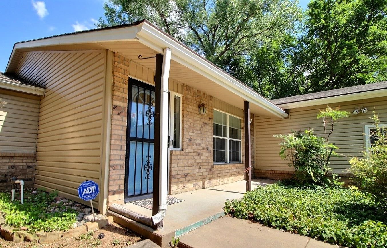 1218 N Wild Turkey Dr Property Photo 3