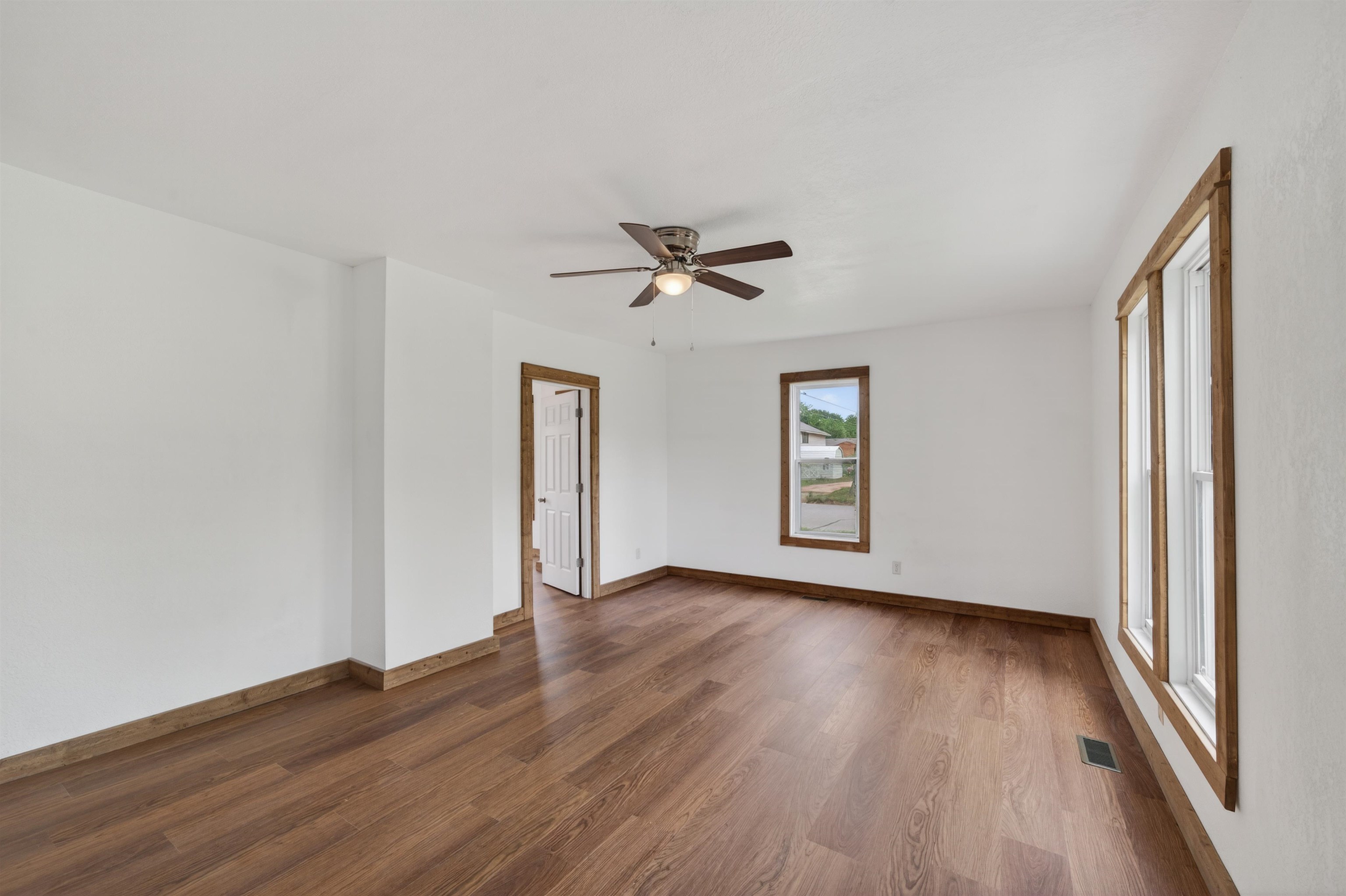 109 N Illinois Property Photo 4