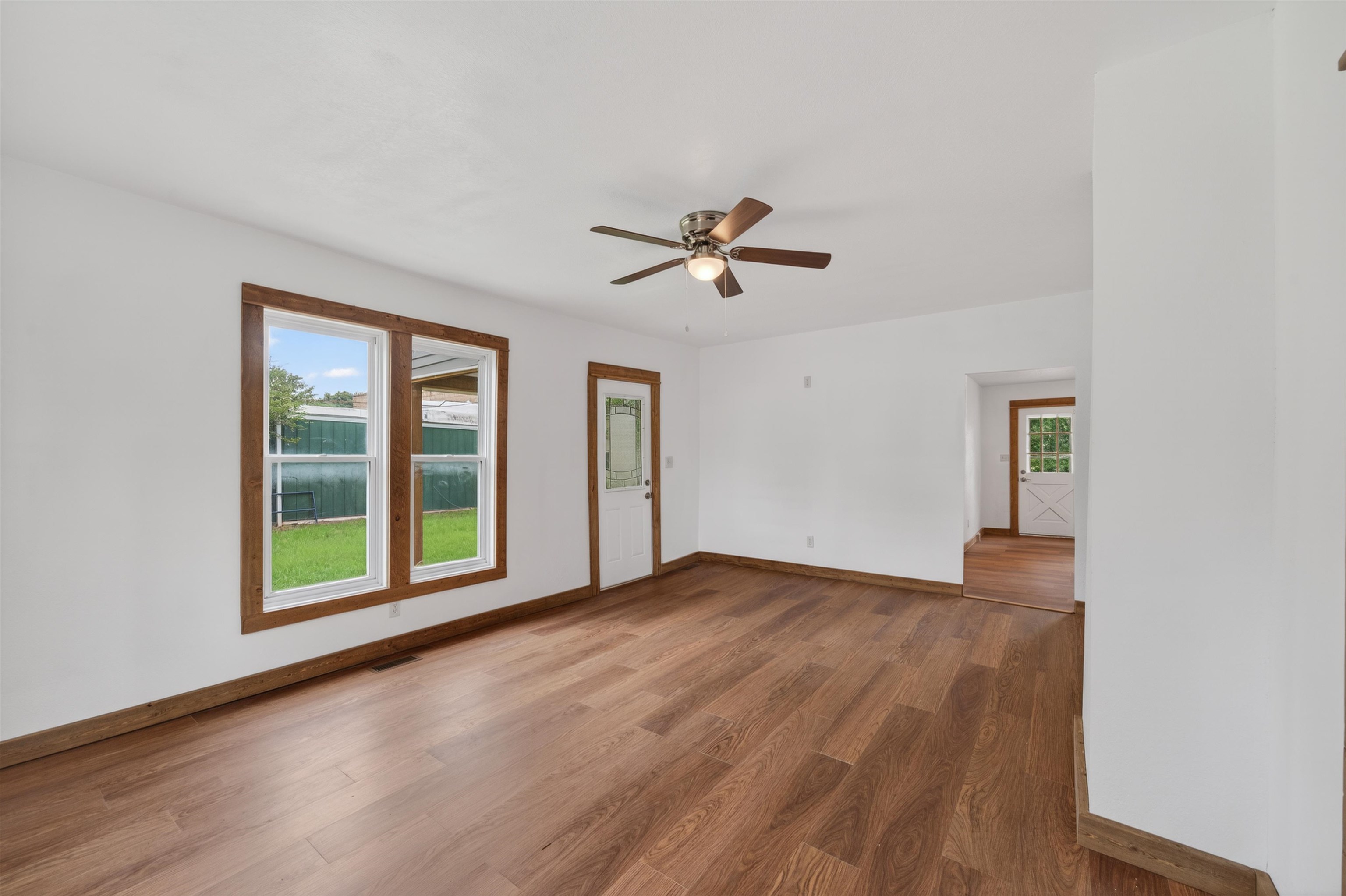 109 N Illinois Property Photo 6
