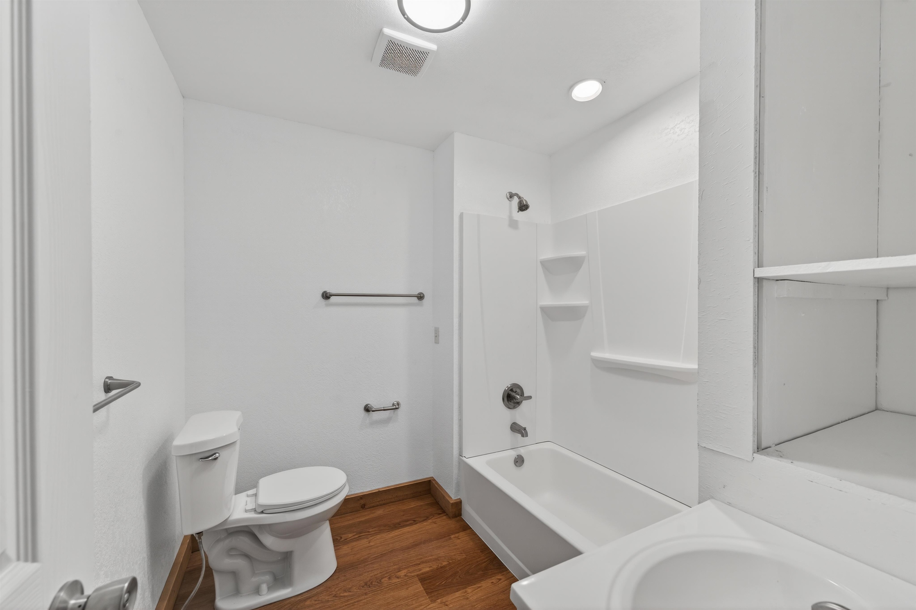 109 N Illinois Property Photo 9