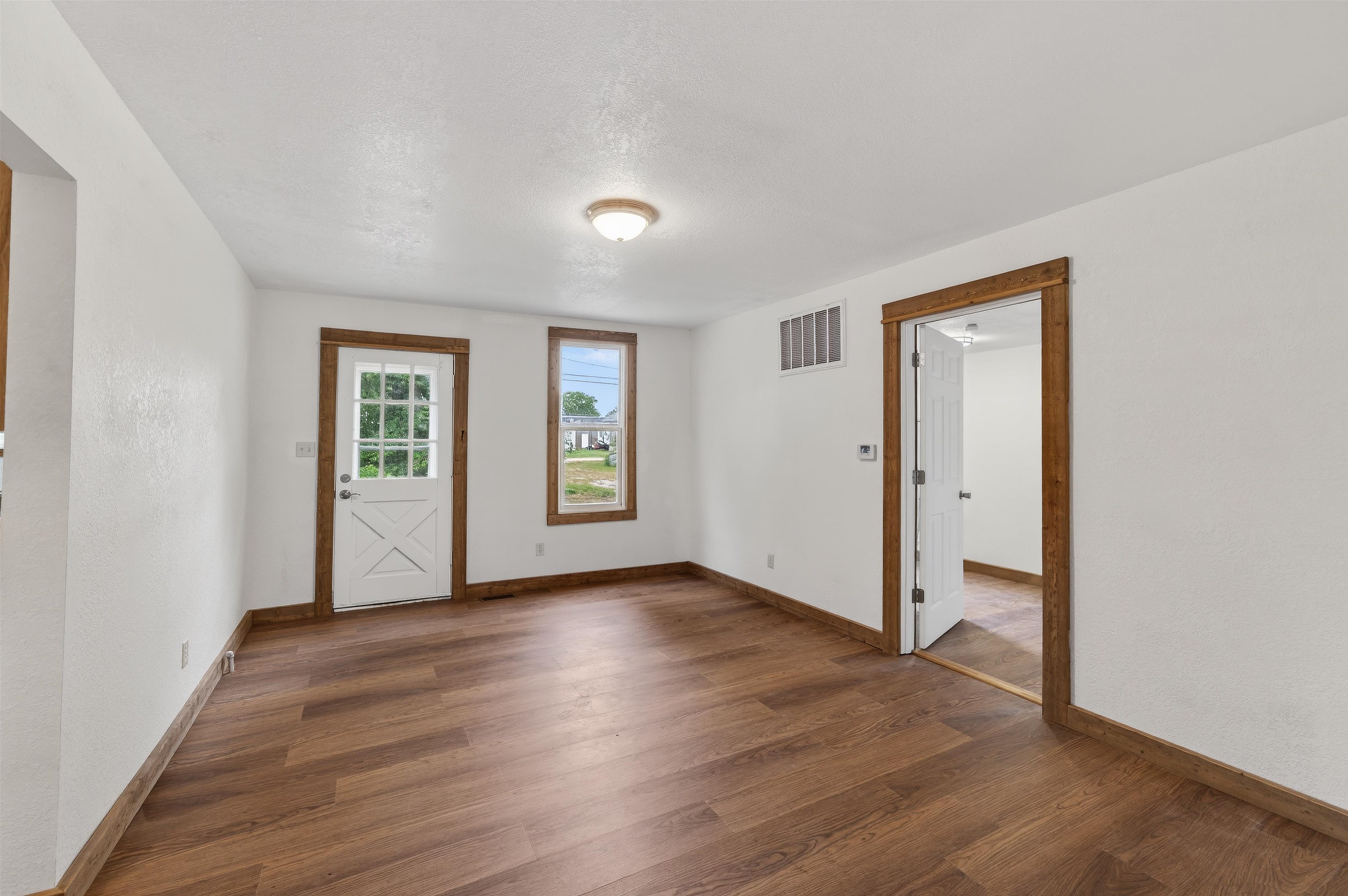 109 N Illinois Property Photo 11