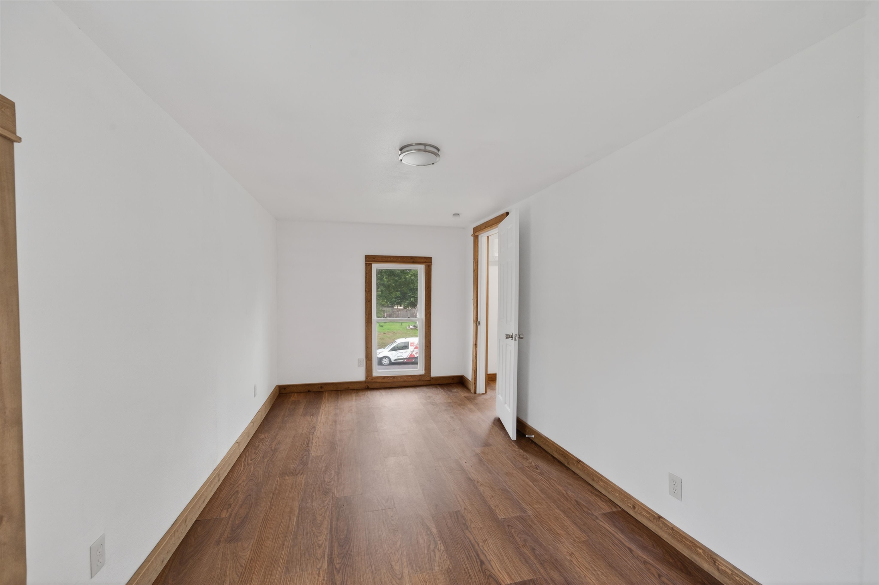 109 N Illinois Property Photo 19