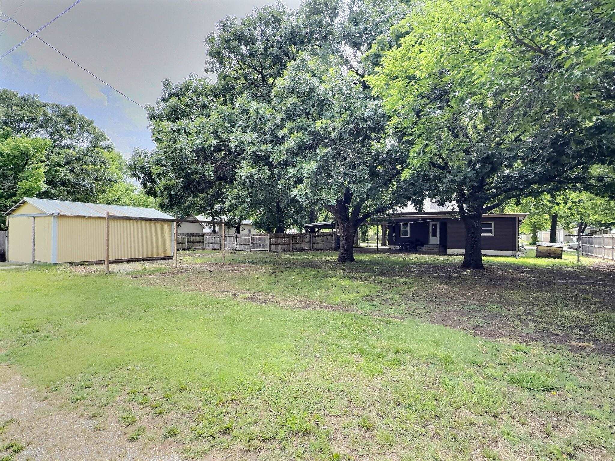 220 S Church Property Photo 28
