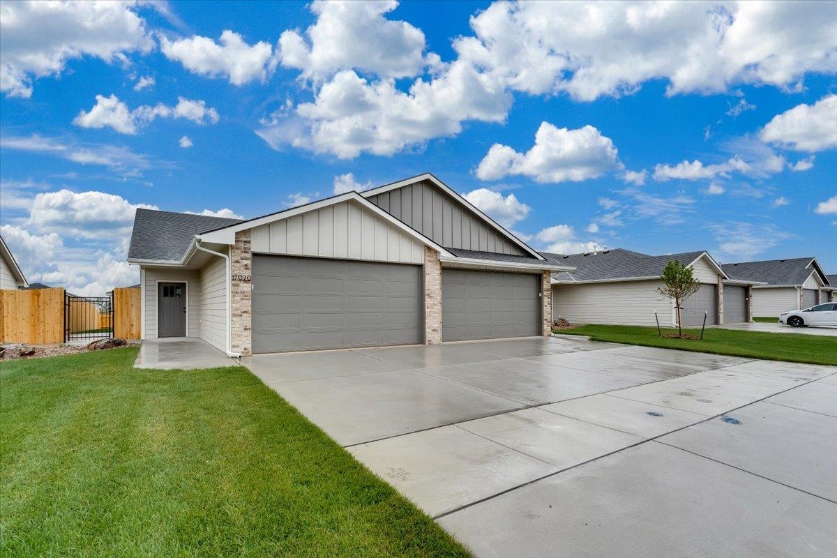 17018 W Lawson St Property Photo 4