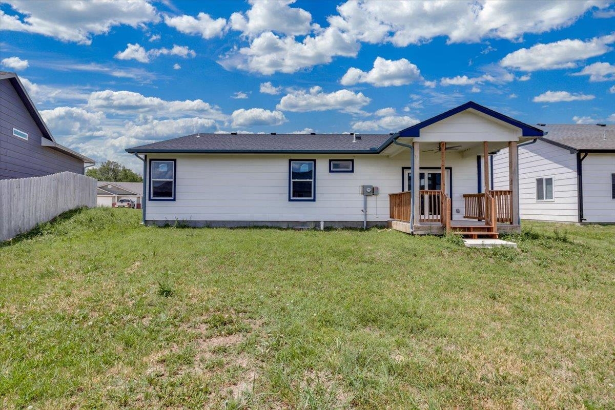 720 N Redbud Ave Property Photo 33