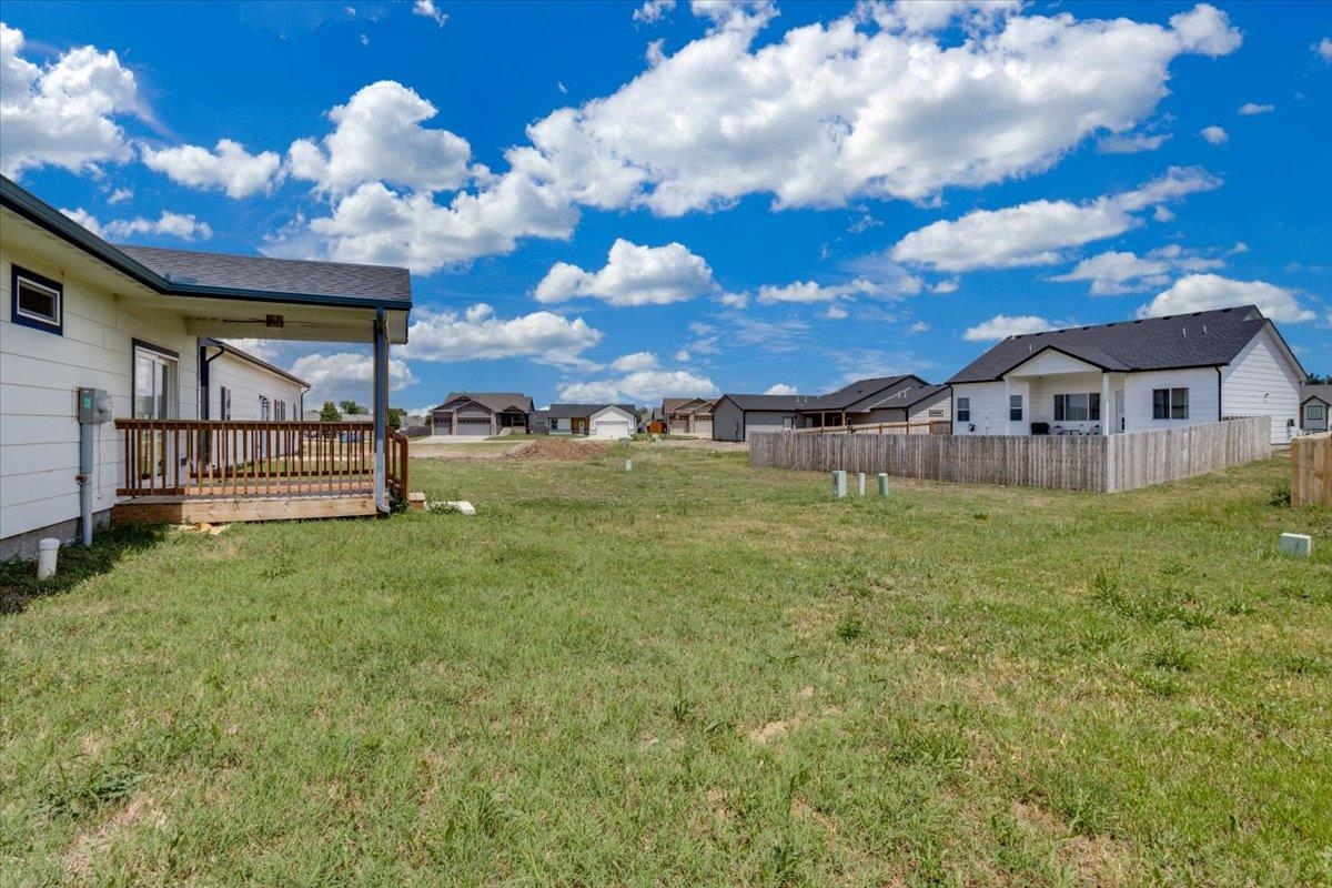 720 N Redbud Ave Property Photo 35