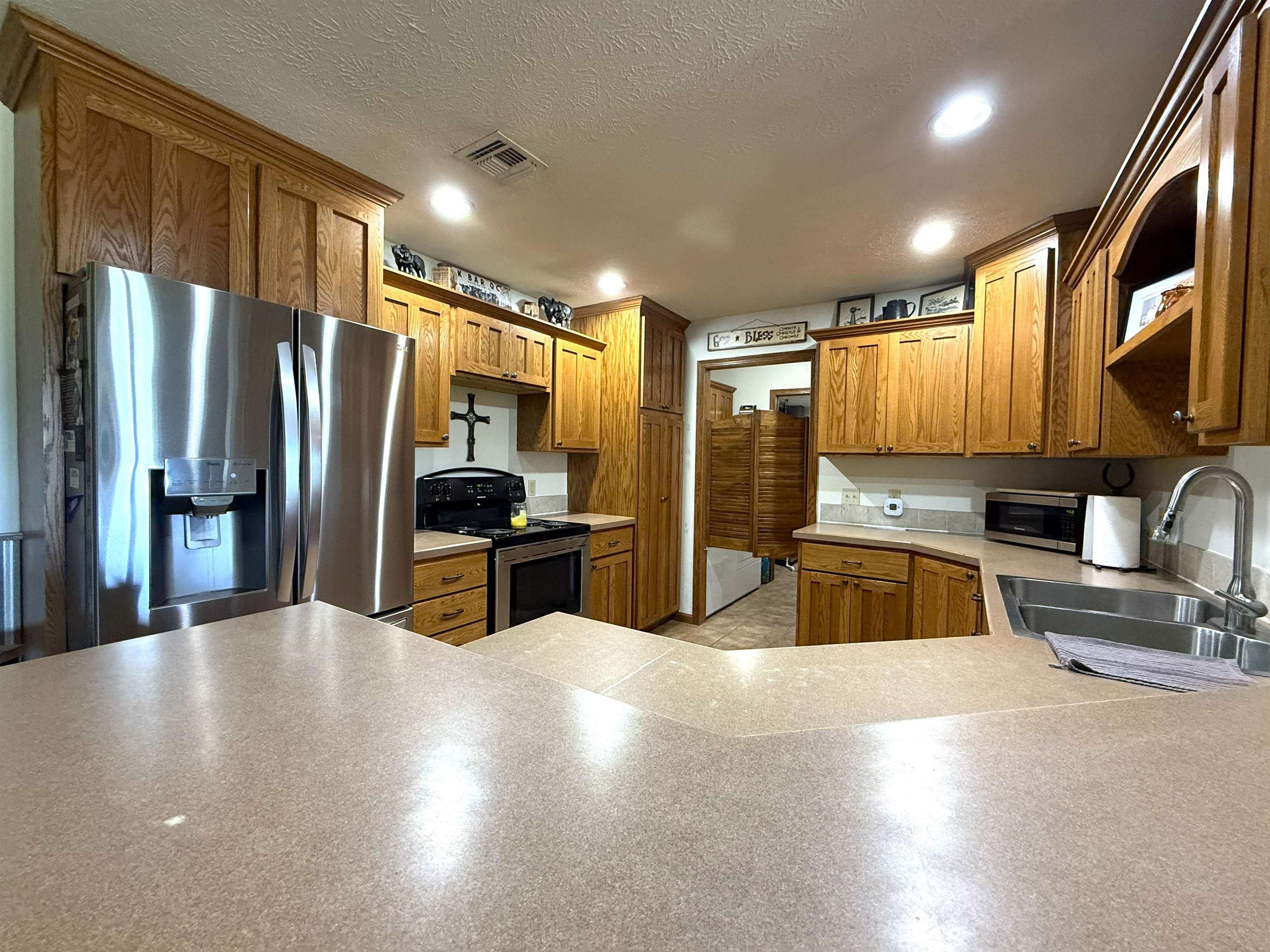 522 N 150th Road Property Photo 6