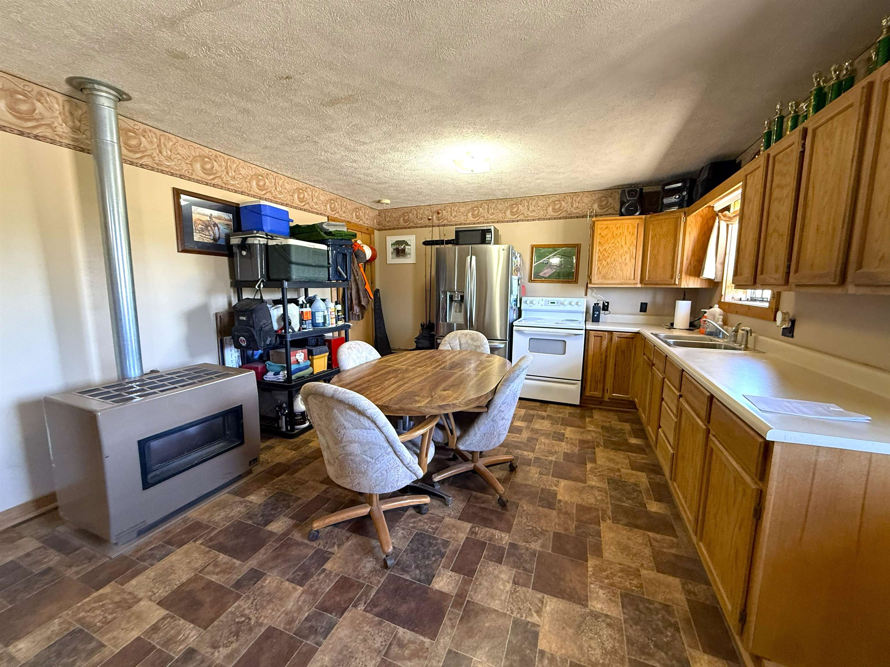 522 N 150th Road Property Photo 21