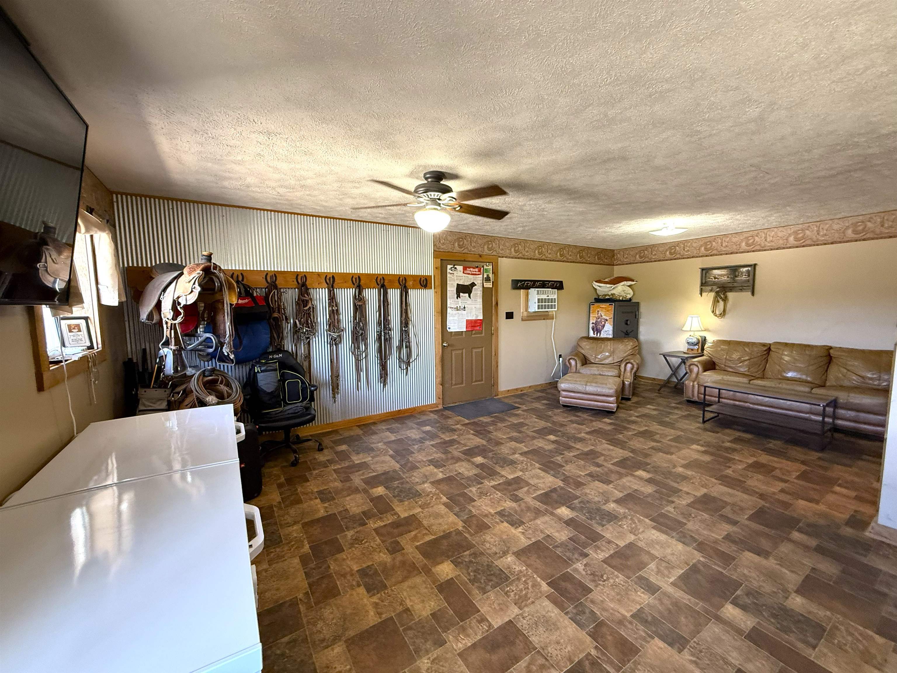 522 N 150th Road Property Photo 22
