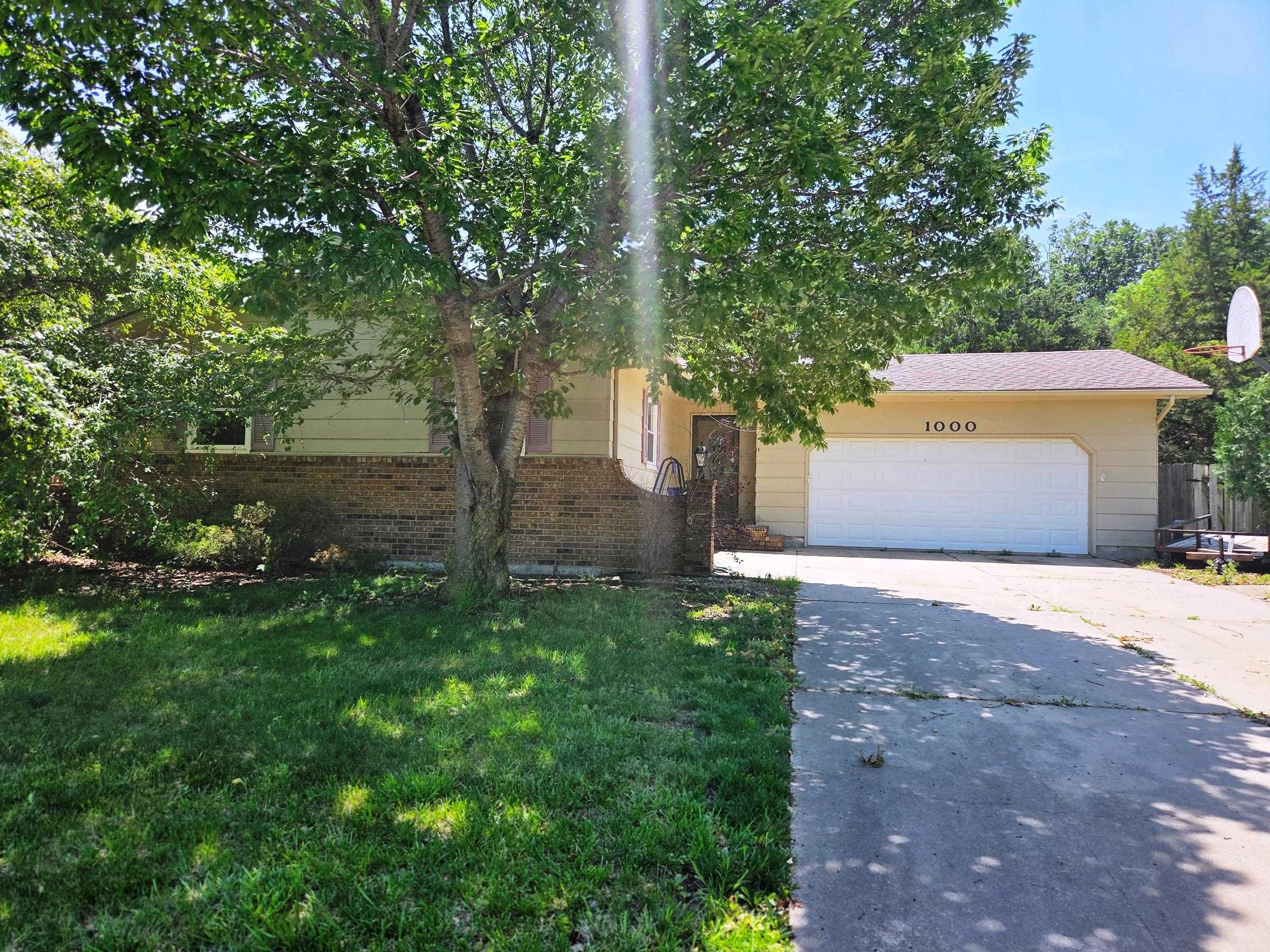 1000 Lorna Ln Property Photo 1