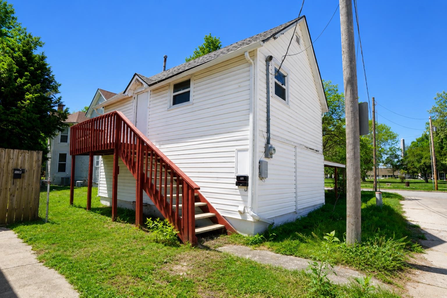 502 E 10th Property Photo 16