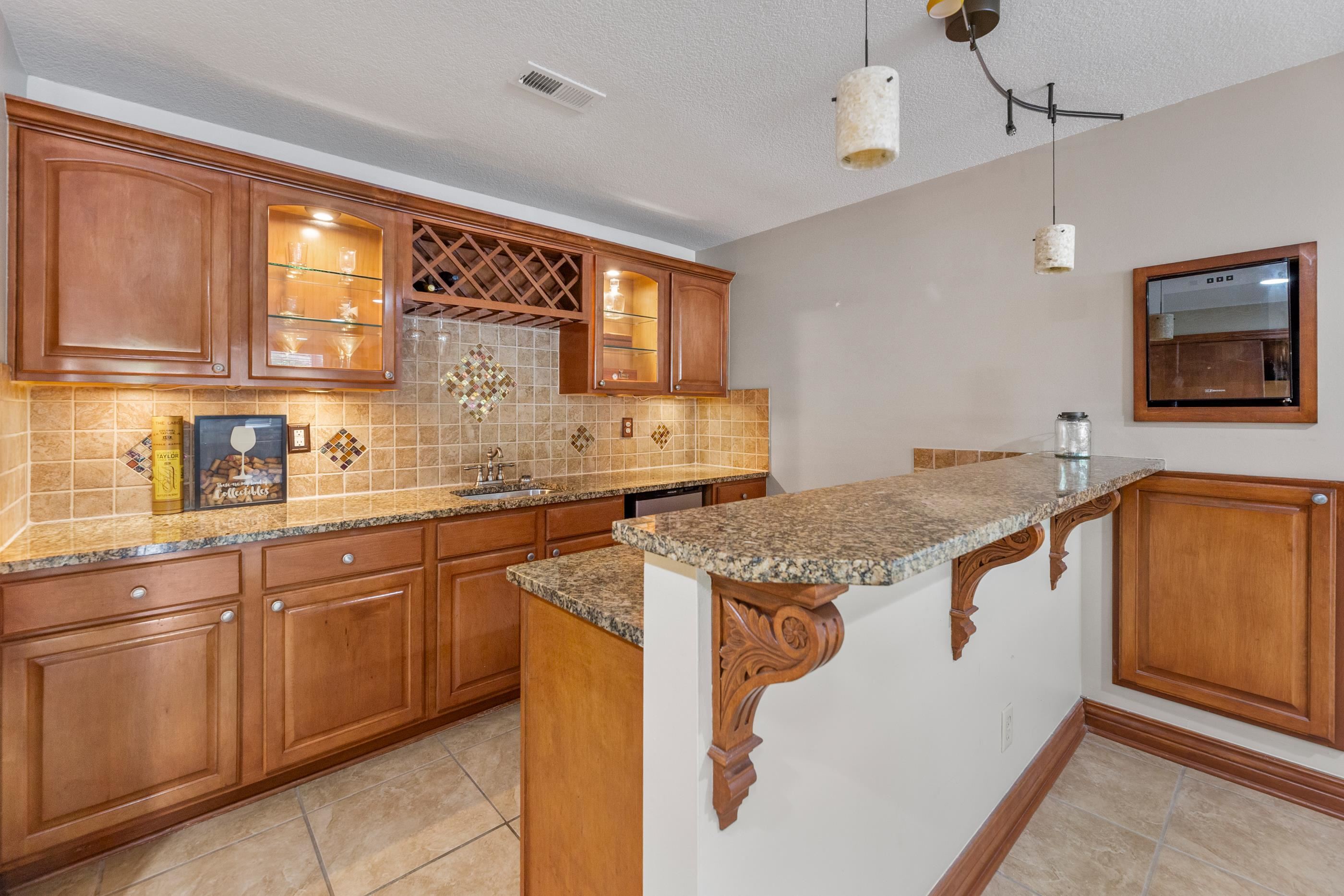104 N Chelmsford Ct. Property Photo 22