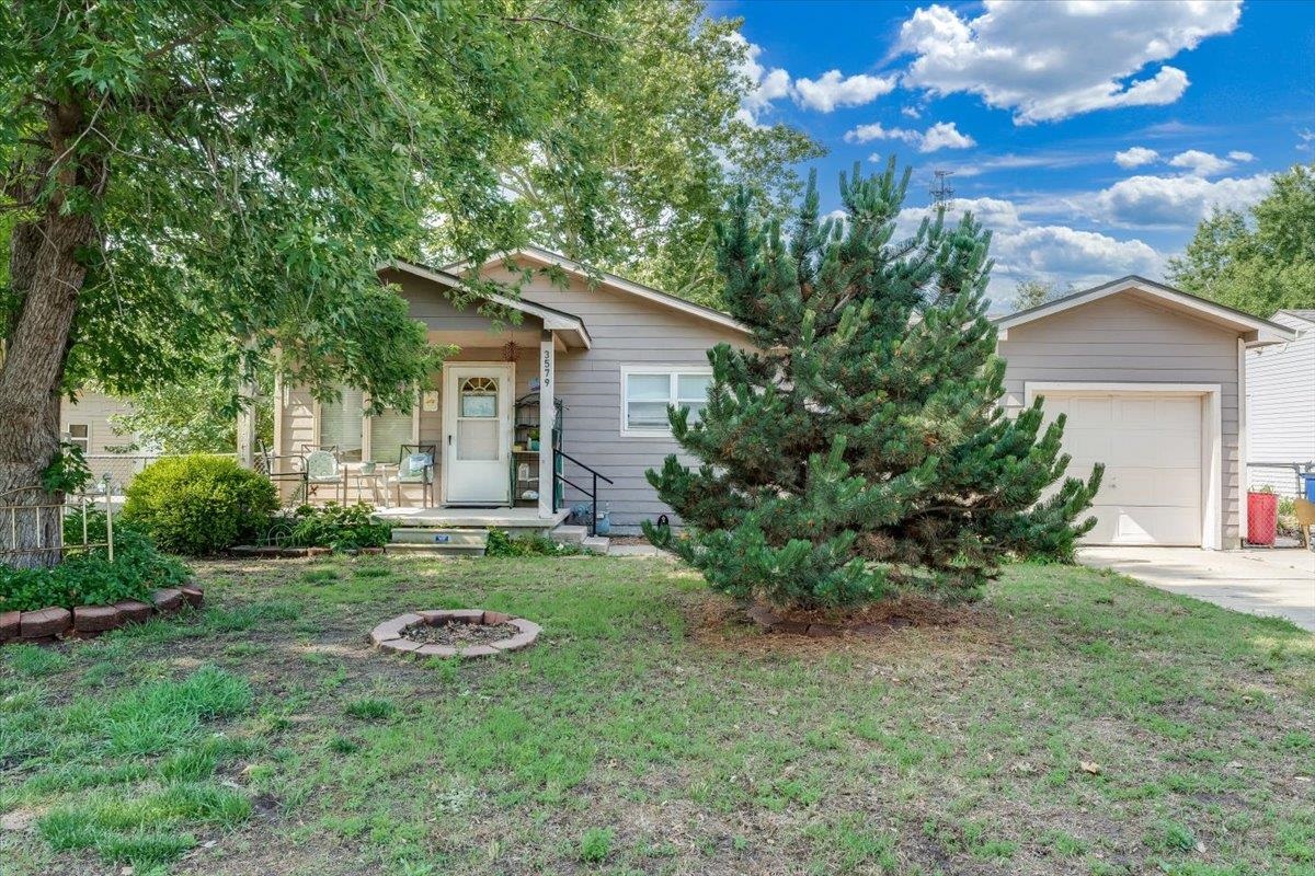3579 S Vine Property Photo 3