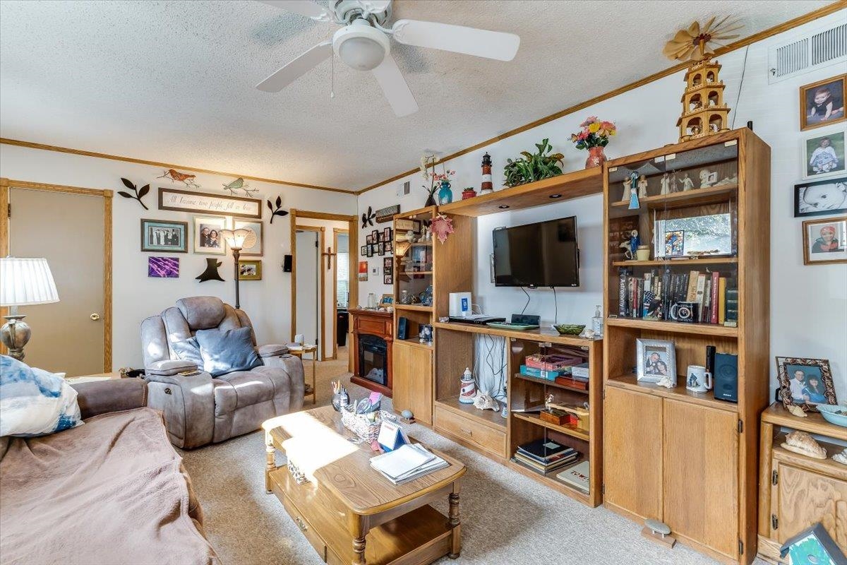 3579 S Vine Property Photo 8