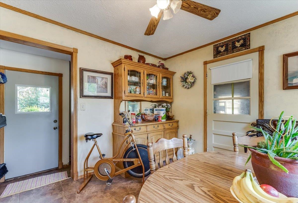 3579 S Vine Property Photo 14