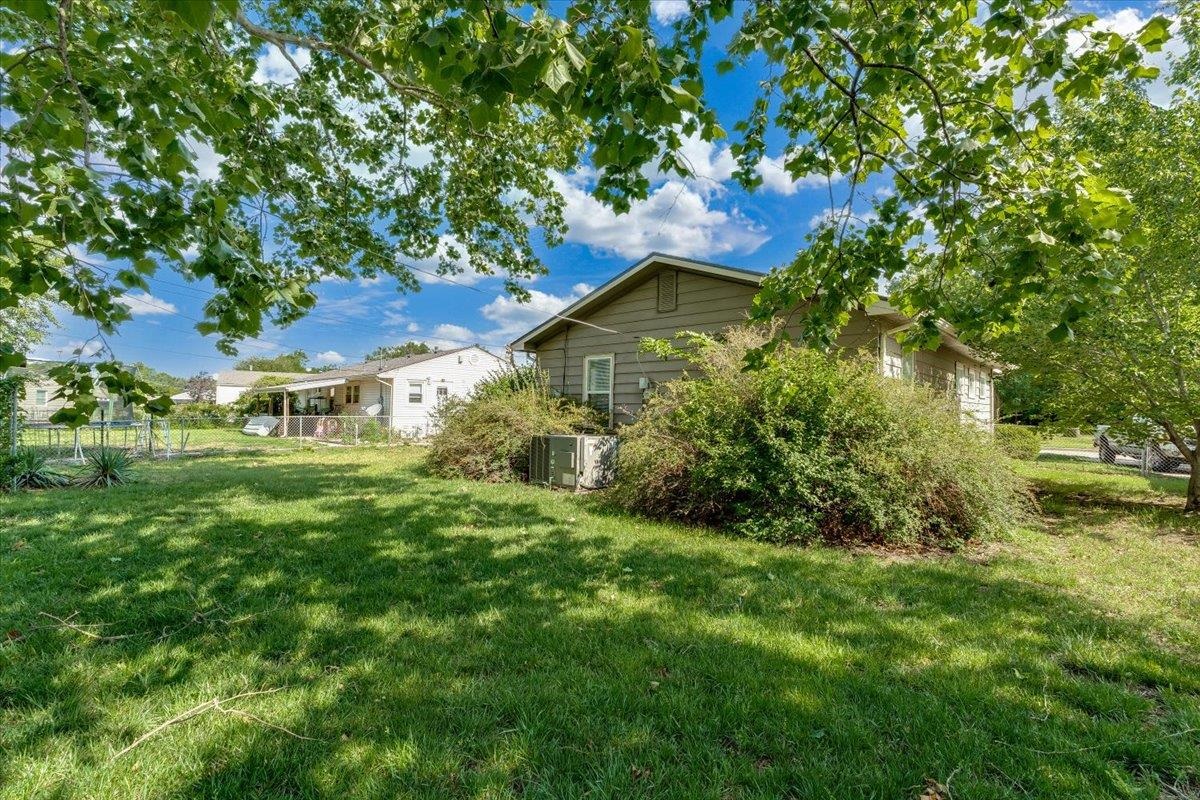 3579 S Vine Property Photo 31