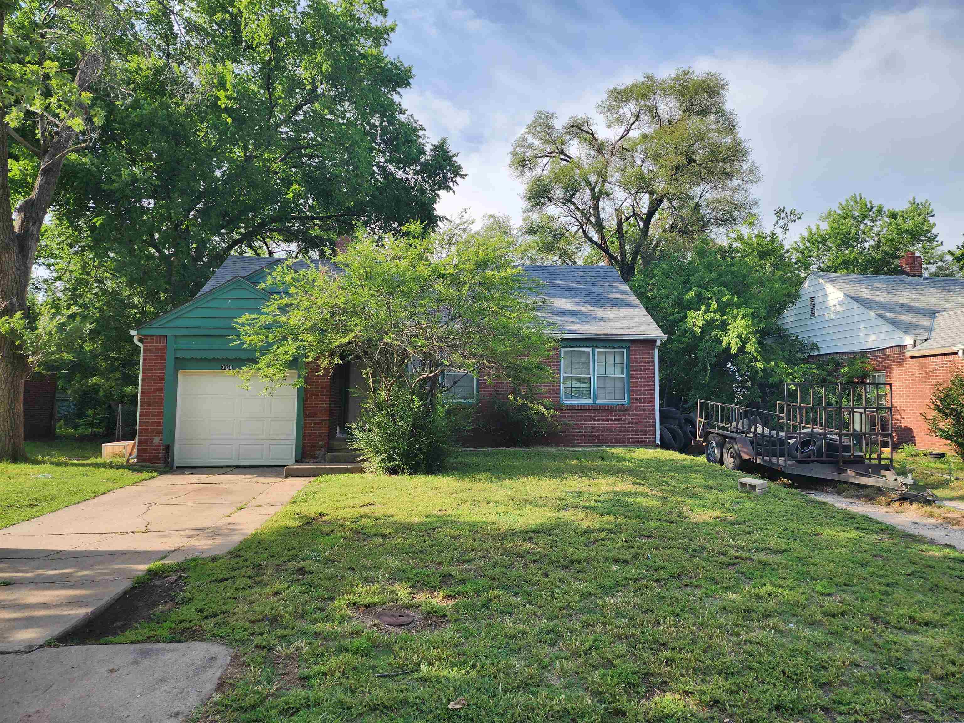 3638 Oneida Property Photo 1