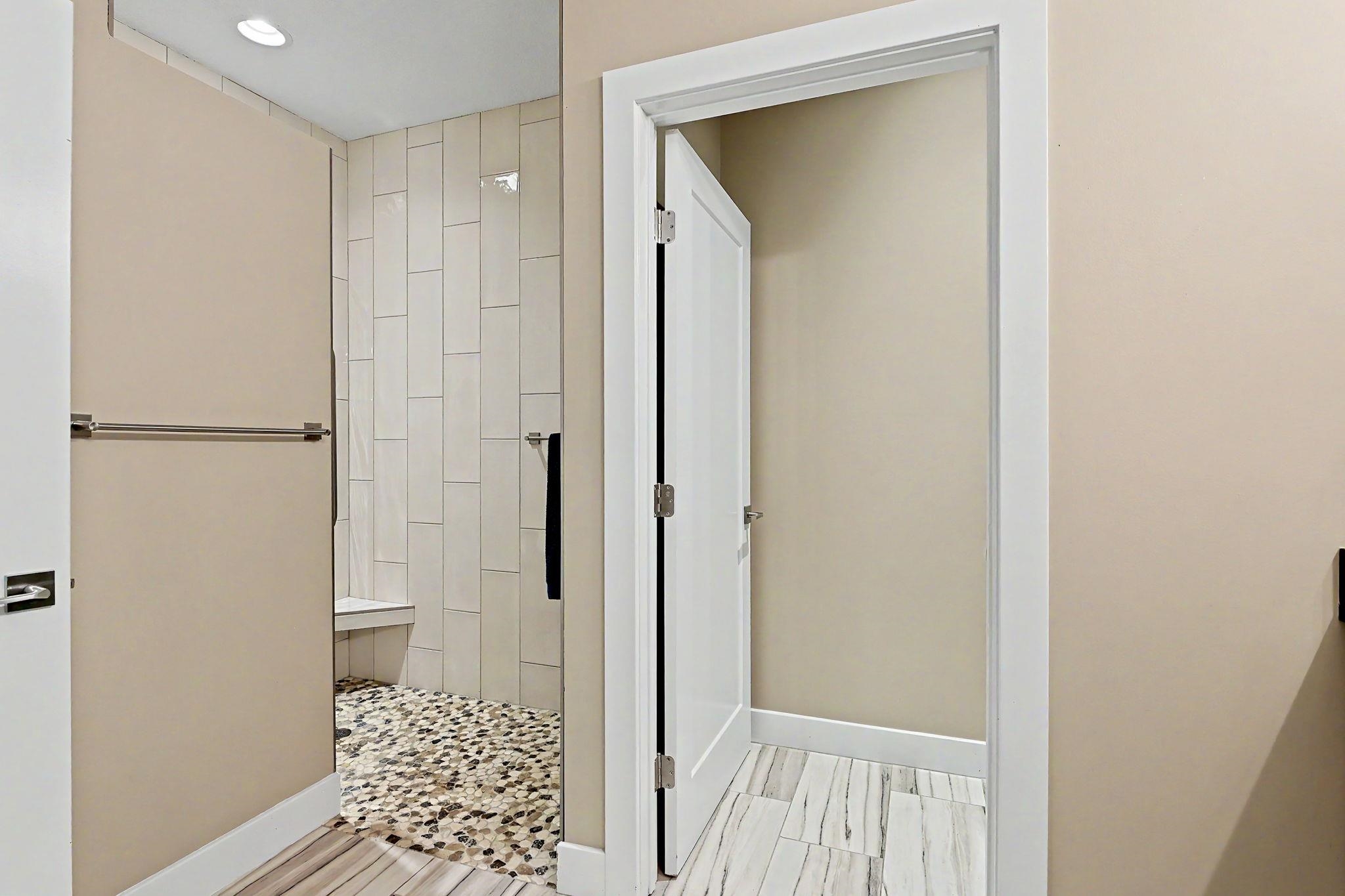 3706 N Bedford Property Photo 23