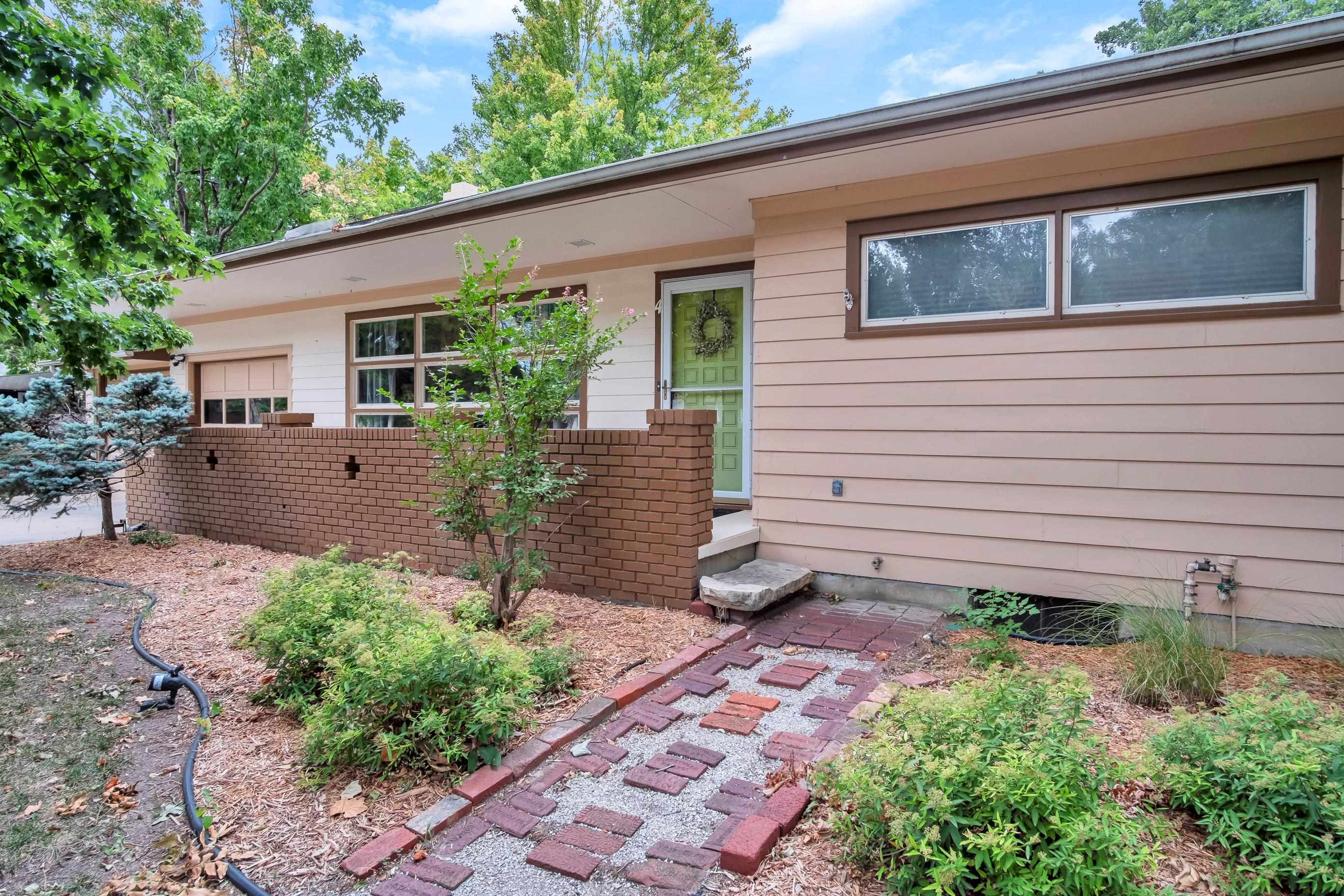 4 Cedar Dr Property Photo 3