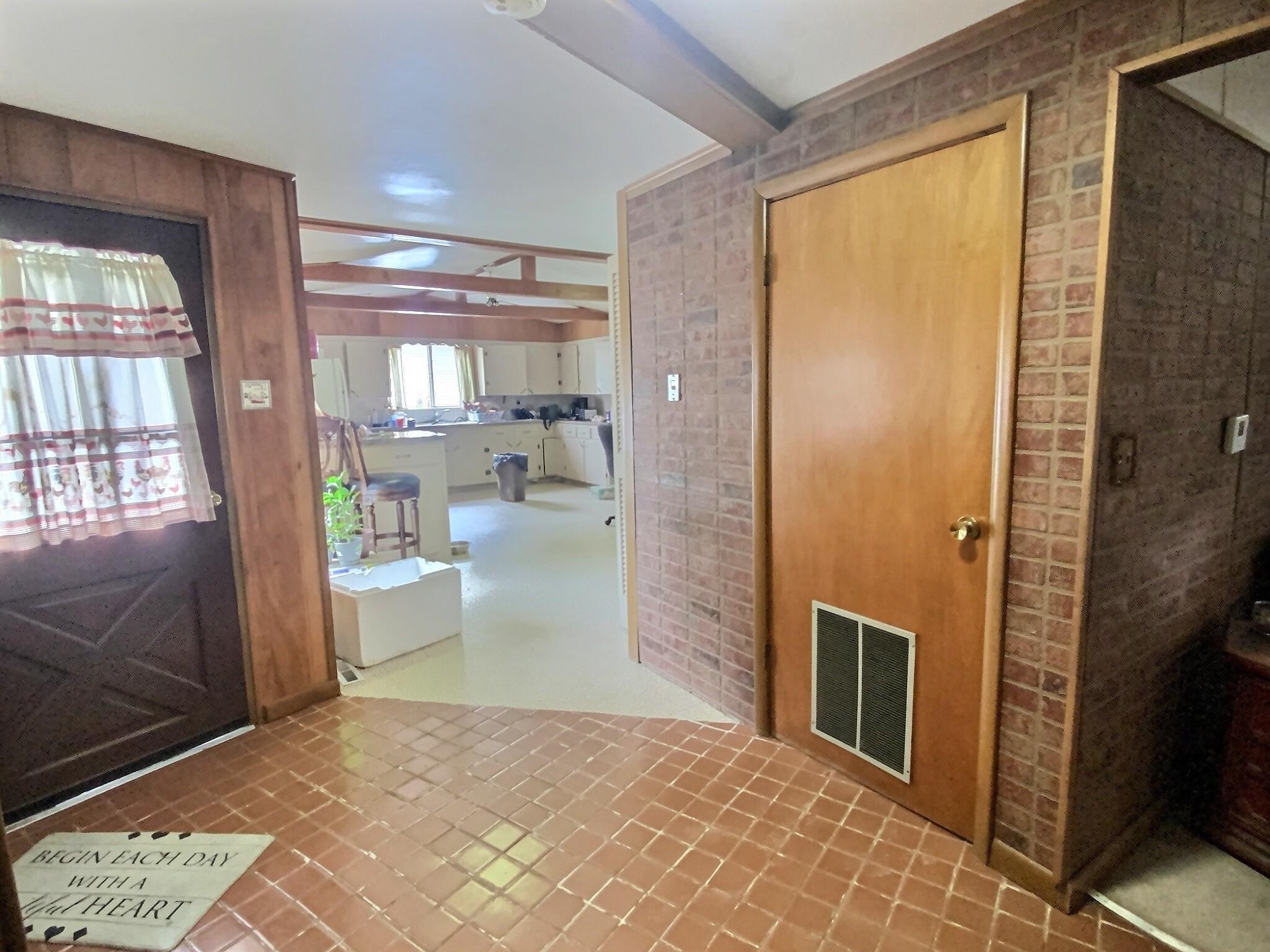 29 Eastwood Dr Property Photo 5