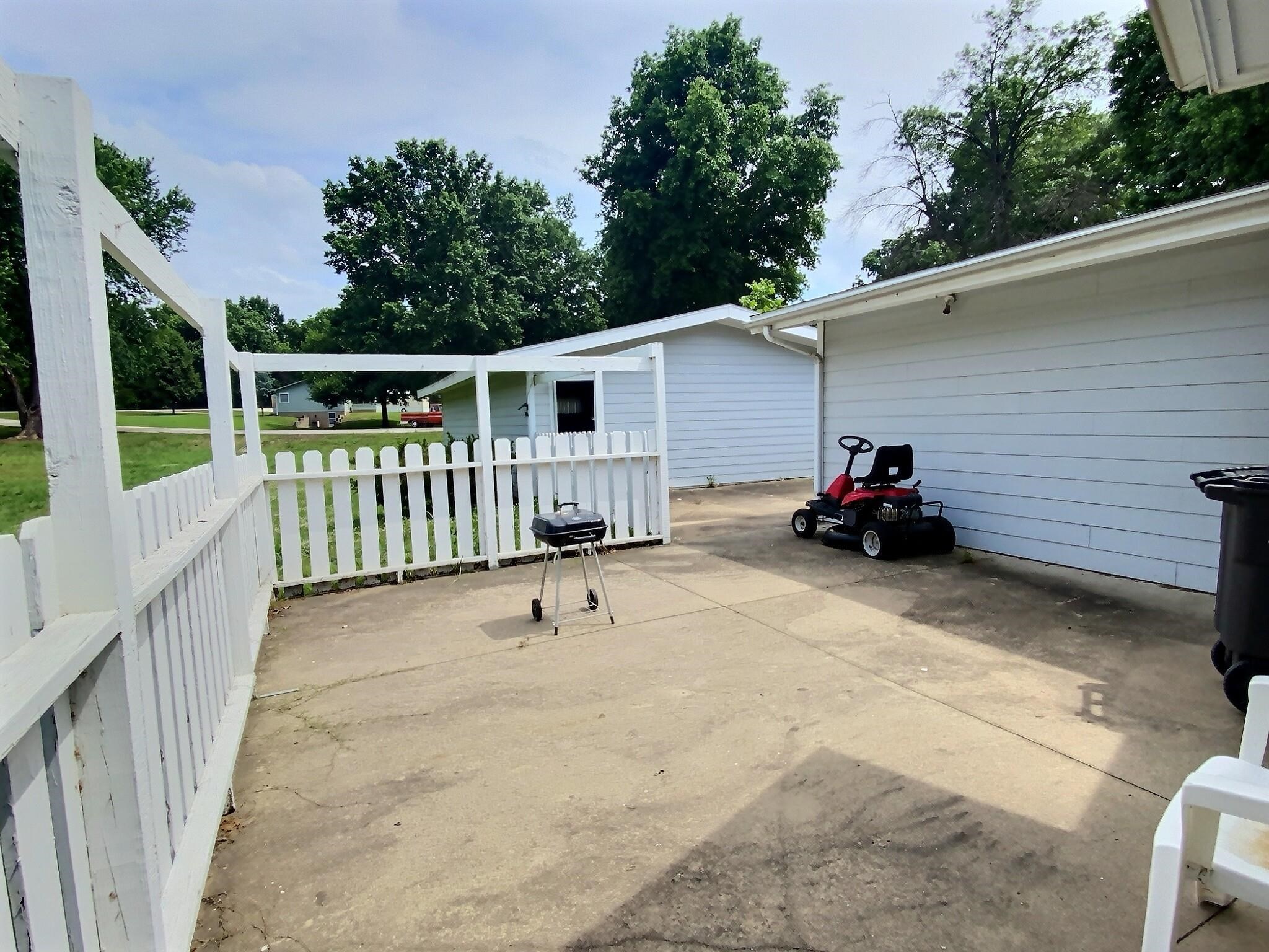 29 Eastwood Dr Property Photo 18