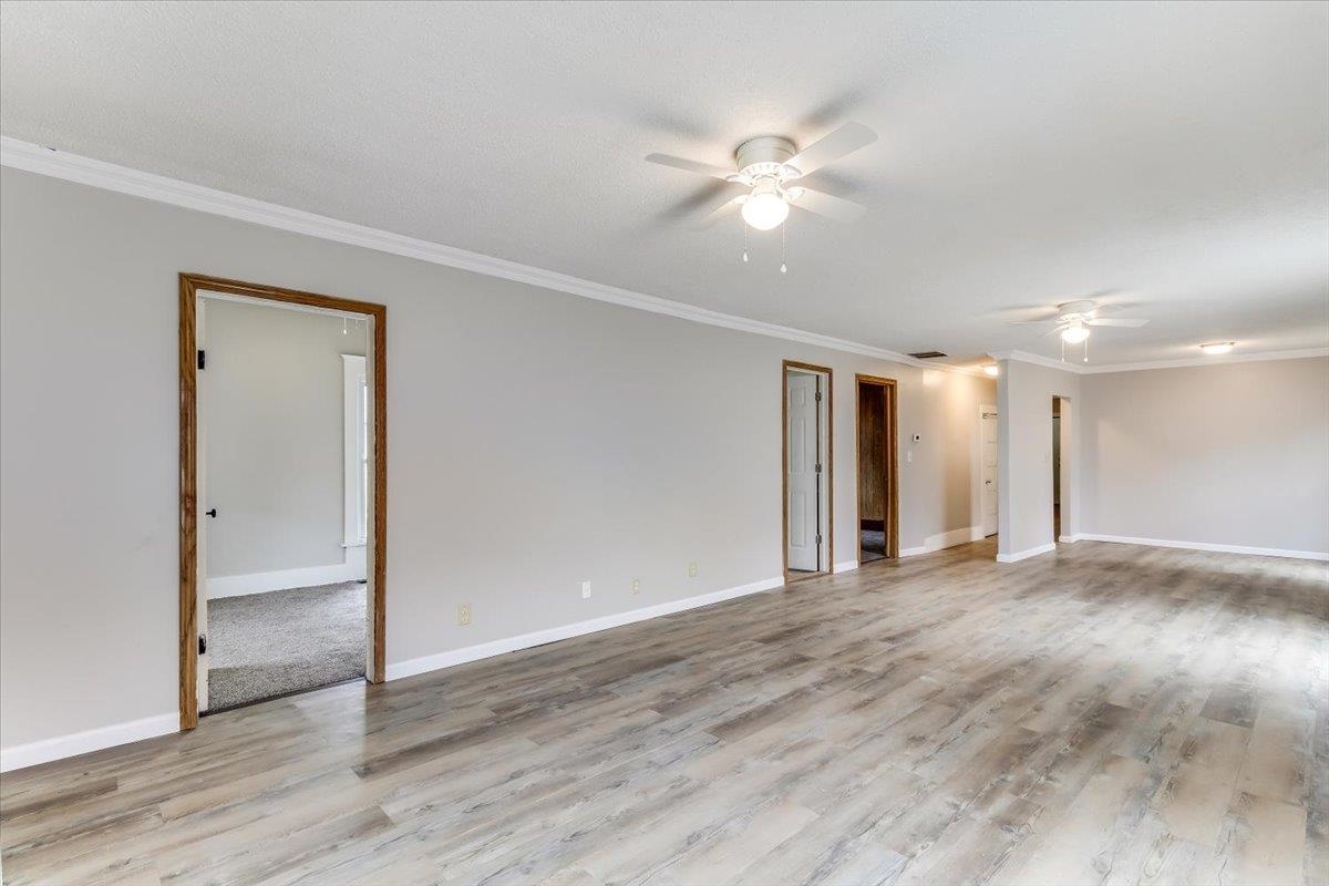 313 E Lincoln Property Photo 3