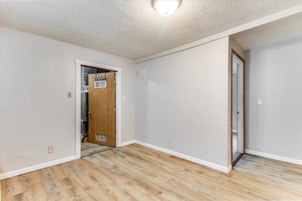 313 E Lincoln Property Photo 9