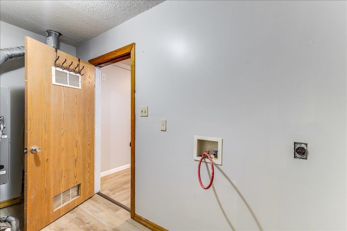 313 E Lincoln Property Photo 10