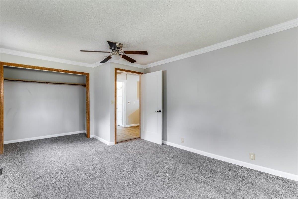 313 E Lincoln Property Photo 12