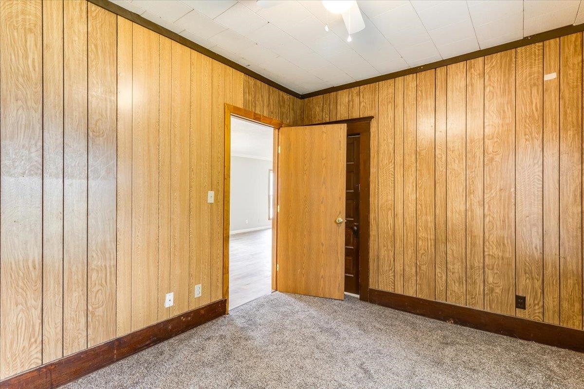 313 E Lincoln Property Photo 14