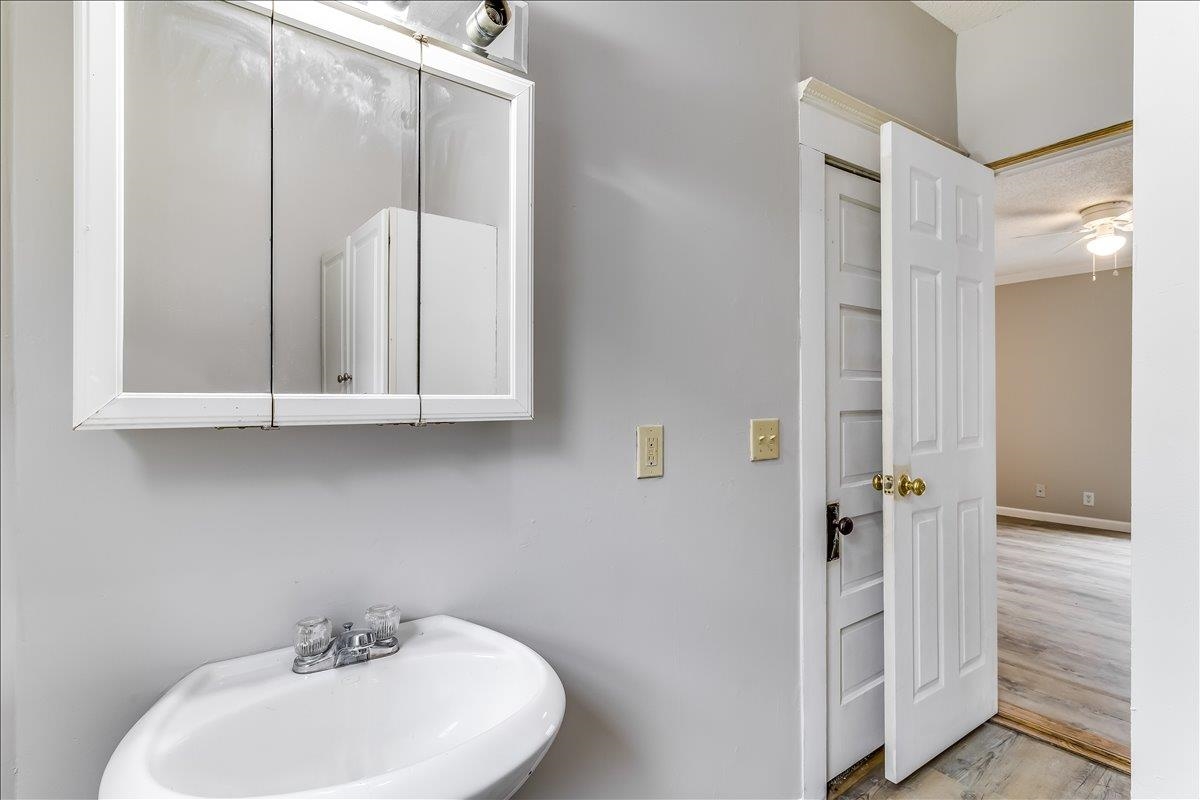 313 E Lincoln Property Photo 16